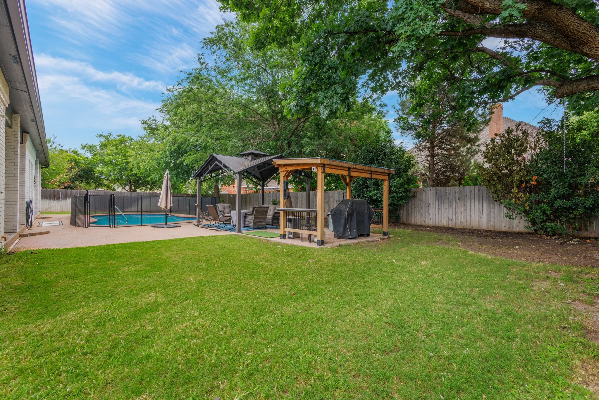 Single Family Residence For Sale in Taylor County , 1625 Lakeshore Drive, Abilene, Texas 79602, 5 Bedrooms, 4 Bathrooms, 3 Garage spaces, 3,640 Sqft, built in 1998, Price $550,000, mls#21276289, Real Estate Agent in Abilene, Homes For Sale in Taylor county, Homes For Sale in Abilene, Realtor in Abilene Texas, Real Estate Brokerage Independent Realty Texas, Luminita Cordes Realtor