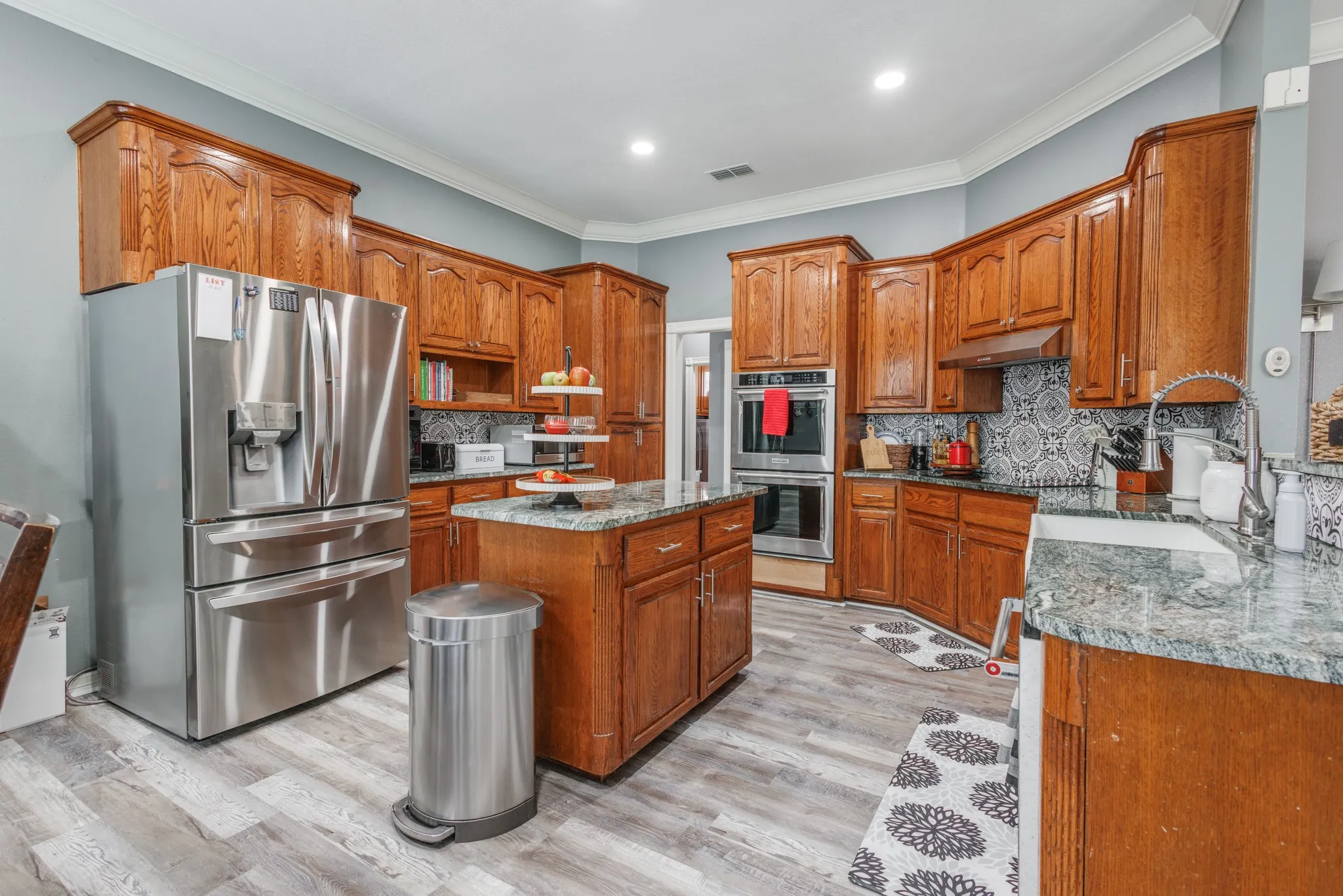 Single Family Residence For Sale in Taylor County , 1625 Lakeshore Drive, Abilene, Texas 79602, 5 Bedrooms, 4 Bathrooms, 3 Garage spaces, 3,640 Sqft, built in 1998, Price $550,000, mls#21276289, Real Estate Agent in Abilene, Homes For Sale in Taylor county, Homes For Sale in Abilene, Realtor in Abilene Texas, Real Estate Brokerage Independent Realty Texas, Luminita Cordes Realtor