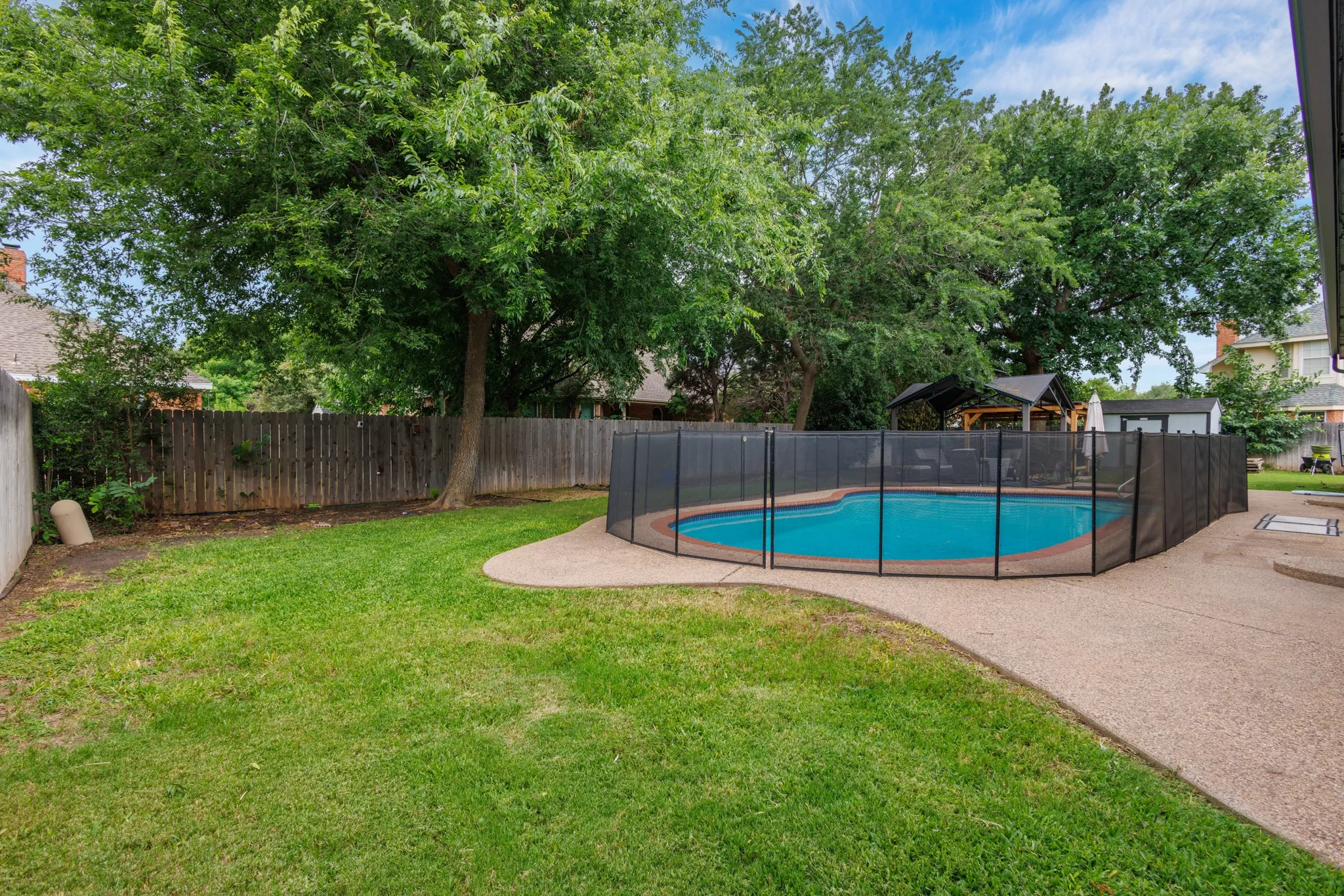 Single Family Residence For Sale in Taylor County , 1625 Lakeshore Drive, Abilene, Texas 79602, 5 Bedrooms, 4 Bathrooms, 3 Garage spaces, 3,640 Sqft, built in 1998, Price $550,000, mls#21276289, Real Estate Agent in Abilene, Homes For Sale in Taylor county, Homes For Sale in Abilene, Realtor in Abilene Texas, Real Estate Brokerage Independent Realty Texas, Luminita Cordes Realtor