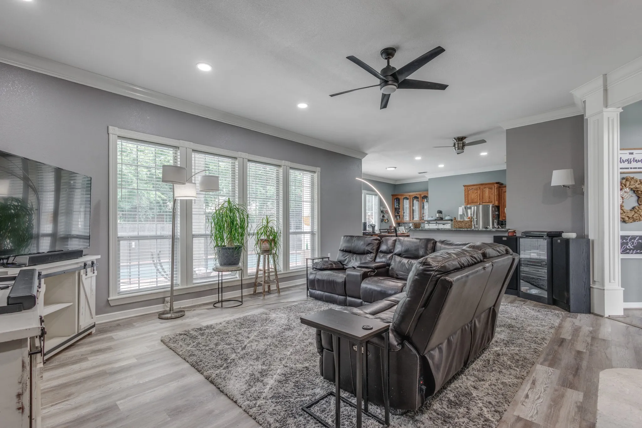 Single Family Residence For Sale in Taylor County , 1625 Lakeshore Drive, Abilene, Texas 79602, 5 Bedrooms, 4 Bathrooms, 3 Garage spaces, 3,640 Sqft, built in 1998, Price $550,000, mls#21276289, Real Estate Agent in Abilene, Homes For Sale in Taylor county, Homes For Sale in Abilene, Realtor in Abilene Texas, Real Estate Brokerage Independent Realty Texas, Luminita Cordes Realtor