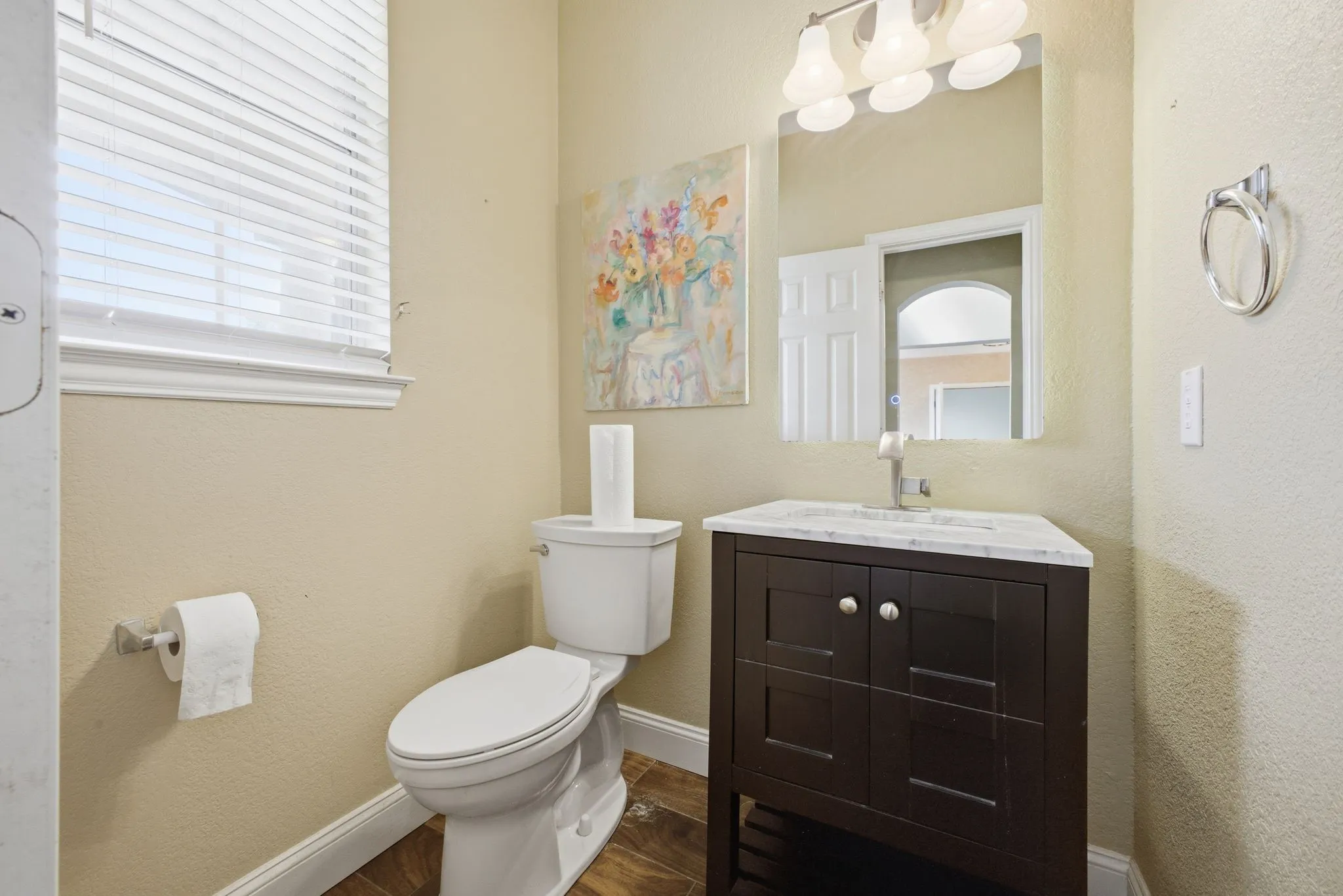 Single Family Residence For Sale in Denton County , 1605 Hawkins Court, Carrollton, Texas 75010, 4 Bedroom, 3 Bathroom, 2 Garage spaces, 2,705 Sqft, built in 2000, mls#21275510, Real Estate Agent in Carrollton, Homes For Sale in Denton county, Homes For Sale in Carrollton, Realtor in Carrollton Texas, Real Estate Brokerage Independent Realty Texas, Luminita Cordes Realtor