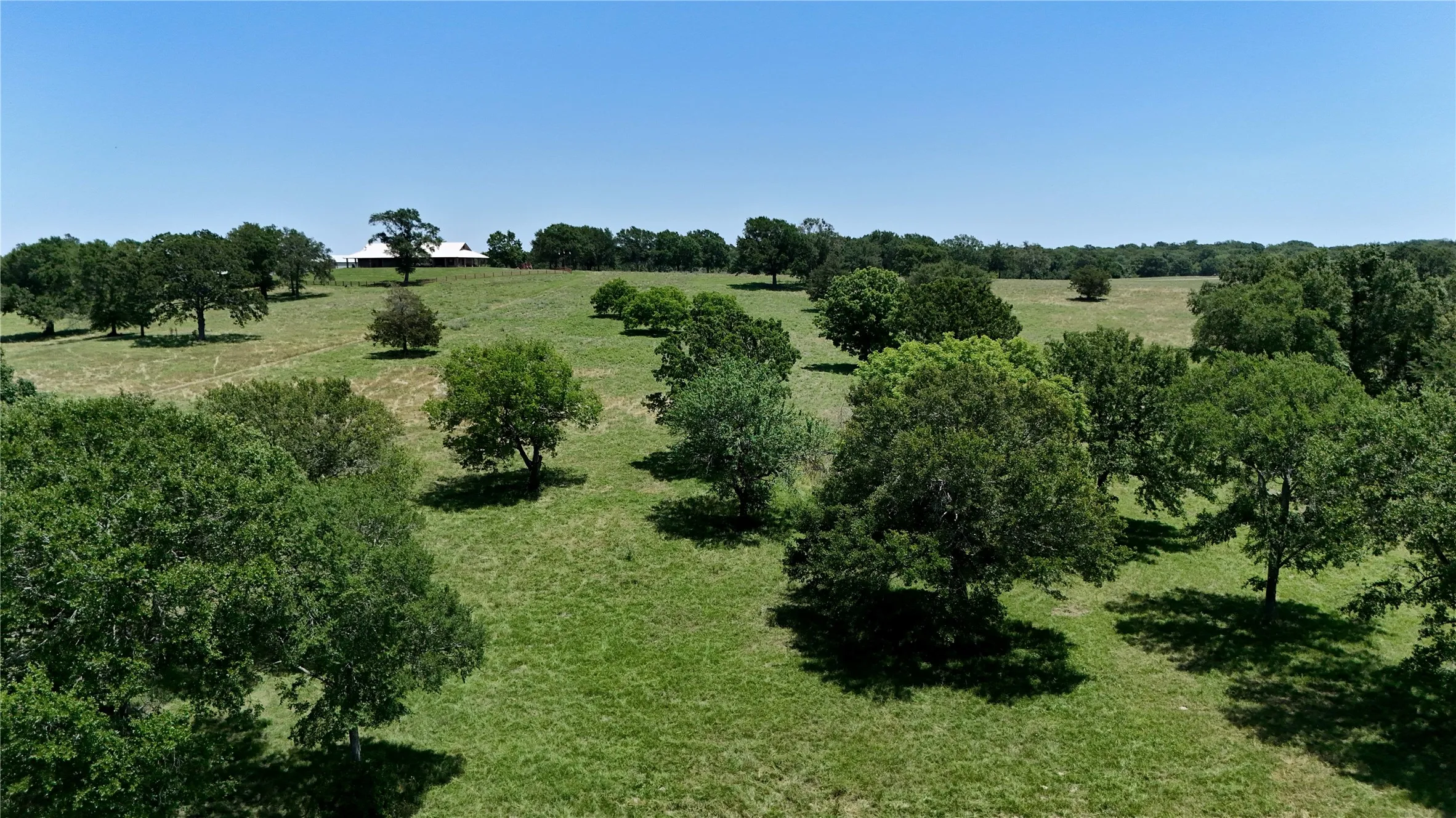 Single Family Residence For Sale in Anderson County , 1053 ACR 499, Athens, Texas 75751, 3 Bedroom, 2 Bathroom, 1 Garage spaces, 2,442 Sqft, built in 2003, mls#21277165, Real Estate Agent in Athens, Homes For Sale in Anderson county, Homes For Sale in Athens, Realtor in Athens Texas, Real Estate Brokerage Independent Realty Texas, Luminita Cordes Realtor