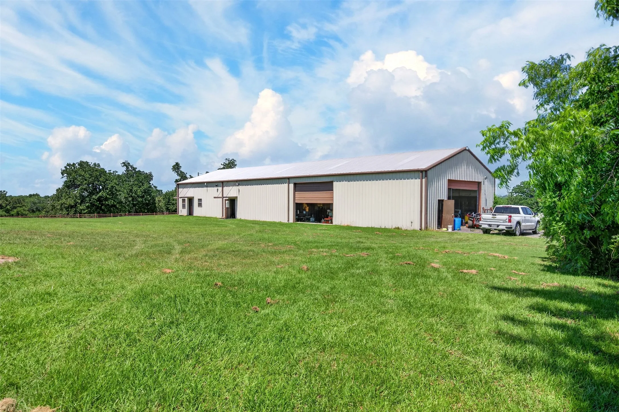 Single Family Residence For Sale in Anderson County , 1053 ACR 499, Athens, Texas 75751, 3 Bedroom, 2 Bathroom, 1 Garage spaces, 2,442 Sqft, built in 2003, mls#21277165, Real Estate Agent in Athens, Homes For Sale in Anderson county, Homes For Sale in Athens, Realtor in Athens Texas, Real Estate Brokerage Independent Realty Texas, Luminita Cordes Realtor