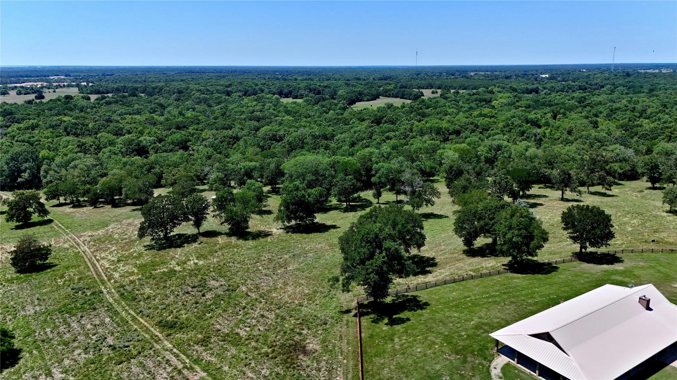 Single Family Residence For Sale in Anderson County , 1053 ACR 499, Athens, Texas 75751, 3 Bedroom, 2 Bathroom, 1 Garage spaces, 2,442 Sqft, built in 2003, mls#21277165, Real Estate Agent in Athens, Homes For Sale in Anderson county, Homes For Sale in Athens, Realtor in Athens Texas, Real Estate Brokerage Independent Realty Texas, Luminita Cordes Realtor