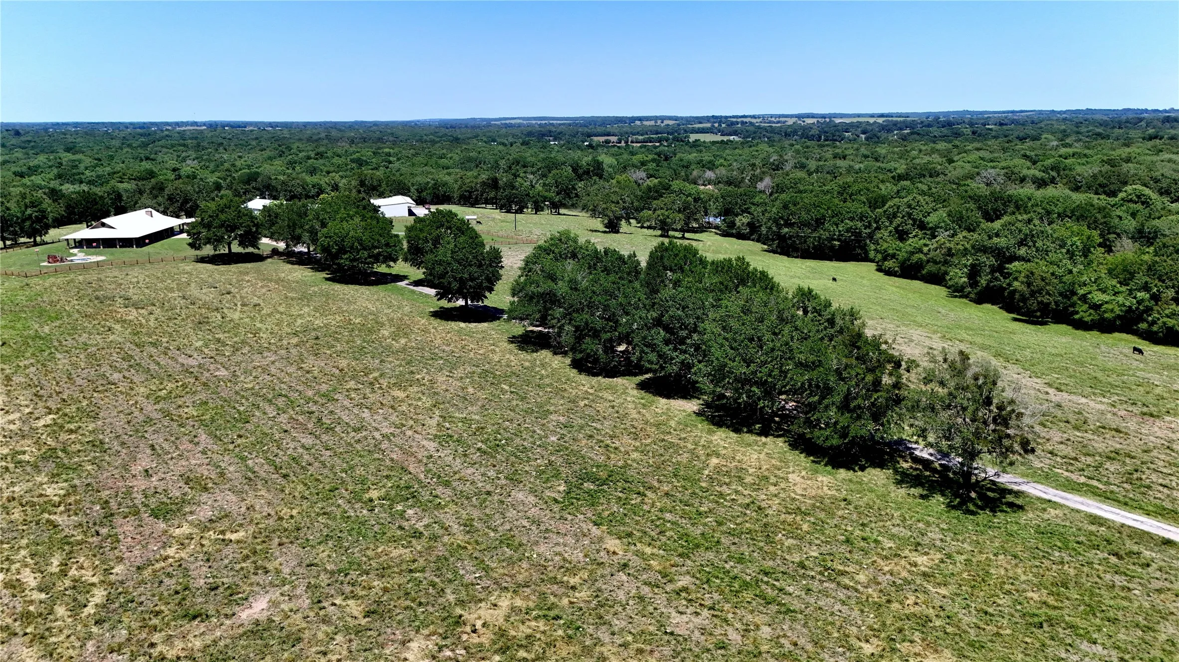 Single Family Residence For Sale in Anderson County , 1053 ACR 499, Athens, Texas 75751, 3 Bedroom, 2 Bathroom, 1 Garage spaces, 2,442 Sqft, built in 2003, mls#21277165, Real Estate Agent in Athens, Homes For Sale in Anderson county, Homes For Sale in Athens, Realtor in Athens Texas, Real Estate Brokerage Independent Realty Texas, Luminita Cordes Realtor