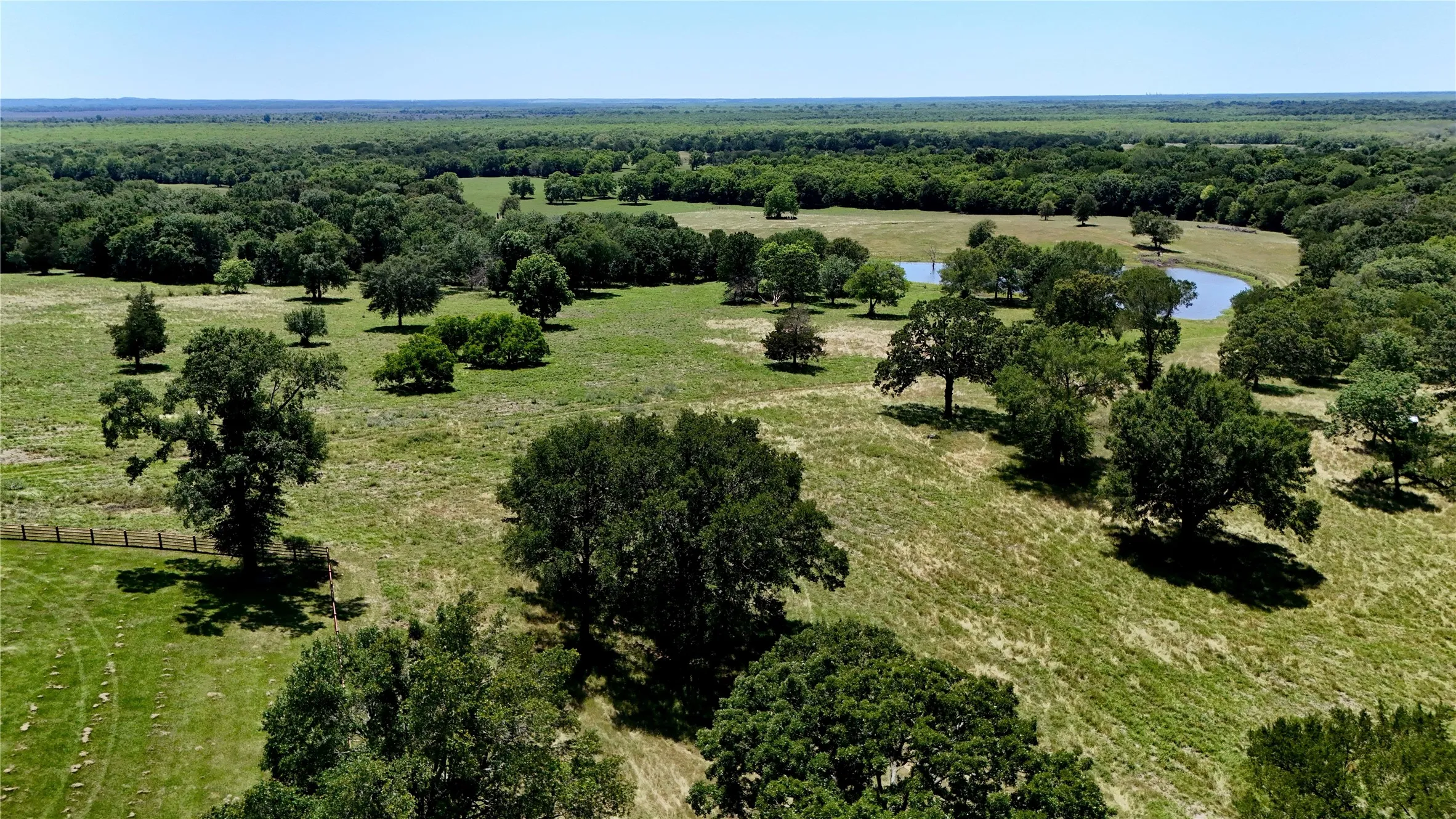 Single Family Residence For Sale in Anderson County , 1053 ACR 499, Athens, Texas 75751, 3 Bedroom, 2 Bathroom, 1 Garage spaces, 2,442 Sqft, built in 2003, mls#21277165, Real Estate Agent in Athens, Homes For Sale in Anderson county, Homes For Sale in Athens, Realtor in Athens Texas, Real Estate Brokerage Independent Realty Texas, Luminita Cordes Realtor