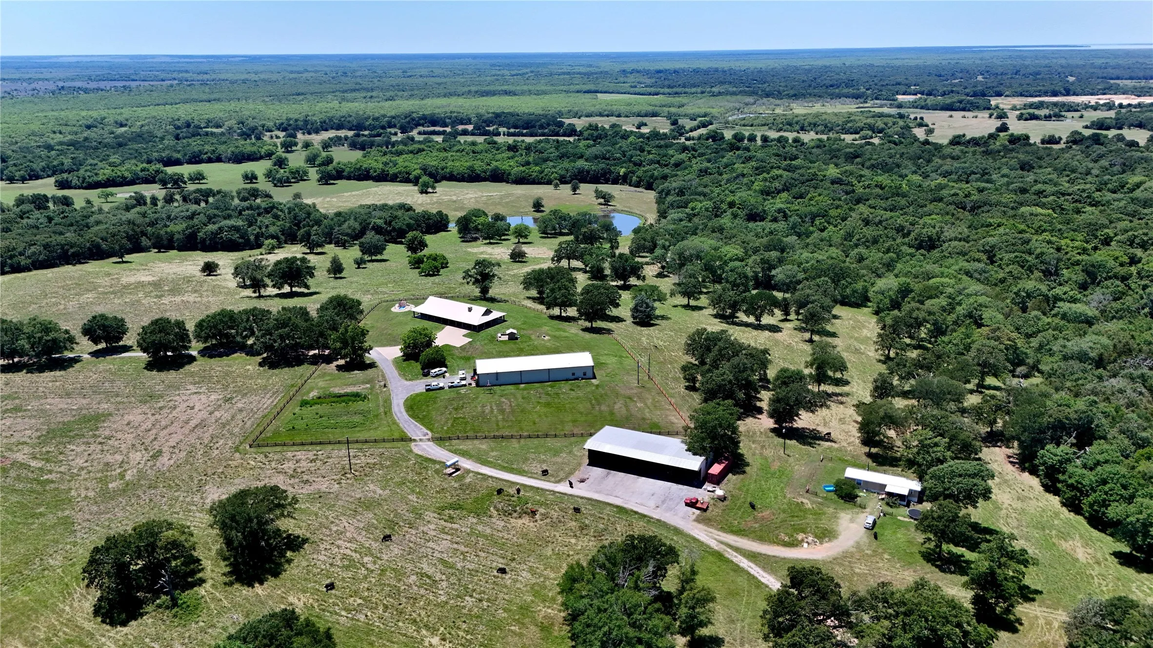 Single Family Residence For Sale in Anderson County , 1053 ACR 499, Athens, Texas 75751, 3 Bedroom, 2 Bathroom, 1 Garage spaces, 2,442 Sqft, built in 2003, mls#21277165, Real Estate Agent in Athens, Homes For Sale in Anderson county, Homes For Sale in Athens, Realtor in Athens Texas, Real Estate Brokerage Independent Realty Texas, Luminita Cordes Realtor