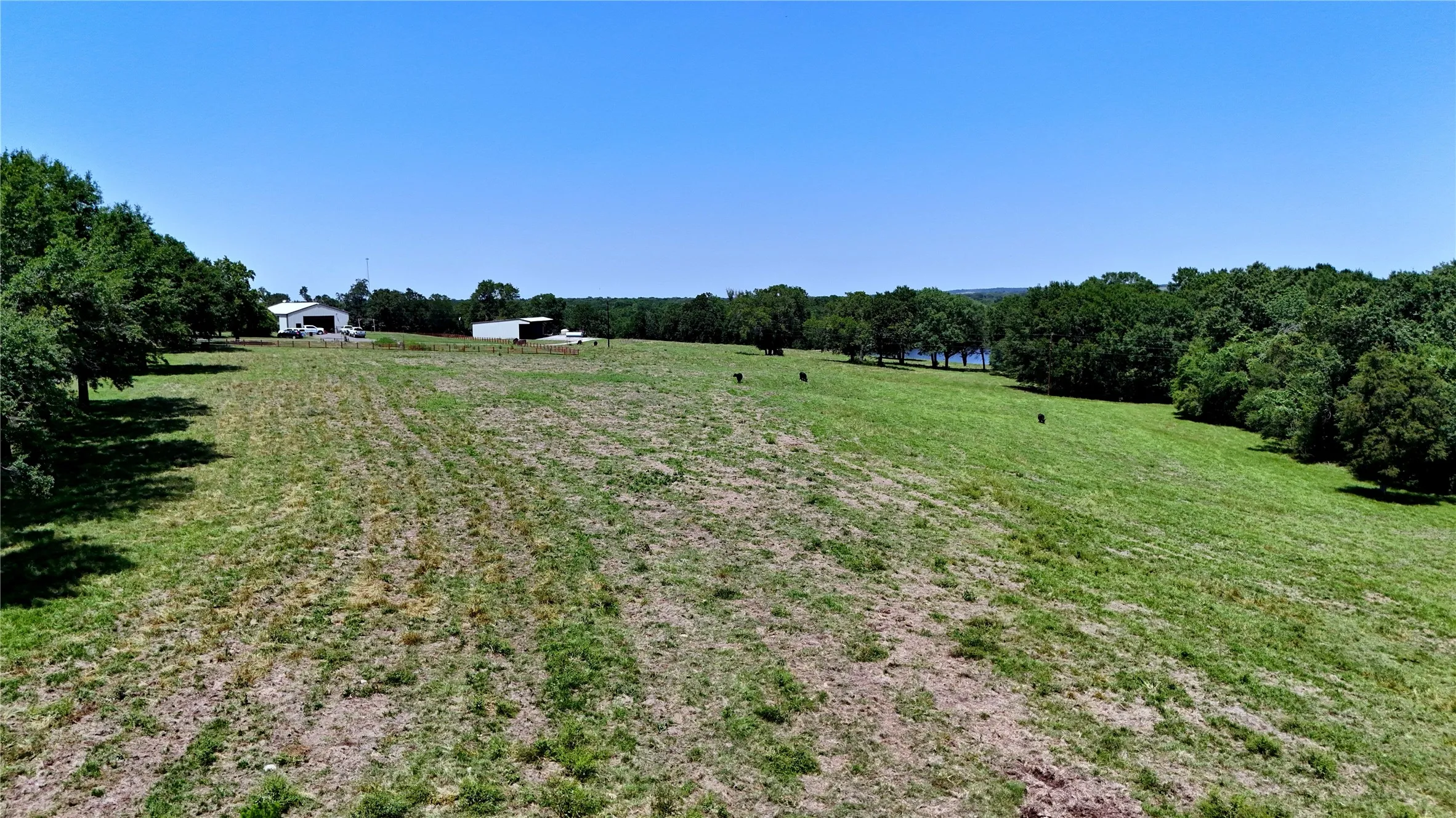 Single Family Residence For Sale in Anderson County , 1053 ACR 499, Athens, Texas 75751, 3 Bedroom, 2 Bathroom, 1 Garage spaces, 2,442 Sqft, built in 2003, mls#21277165, Real Estate Agent in Athens, Homes For Sale in Anderson county, Homes For Sale in Athens, Realtor in Athens Texas, Real Estate Brokerage Independent Realty Texas, Luminita Cordes Realtor