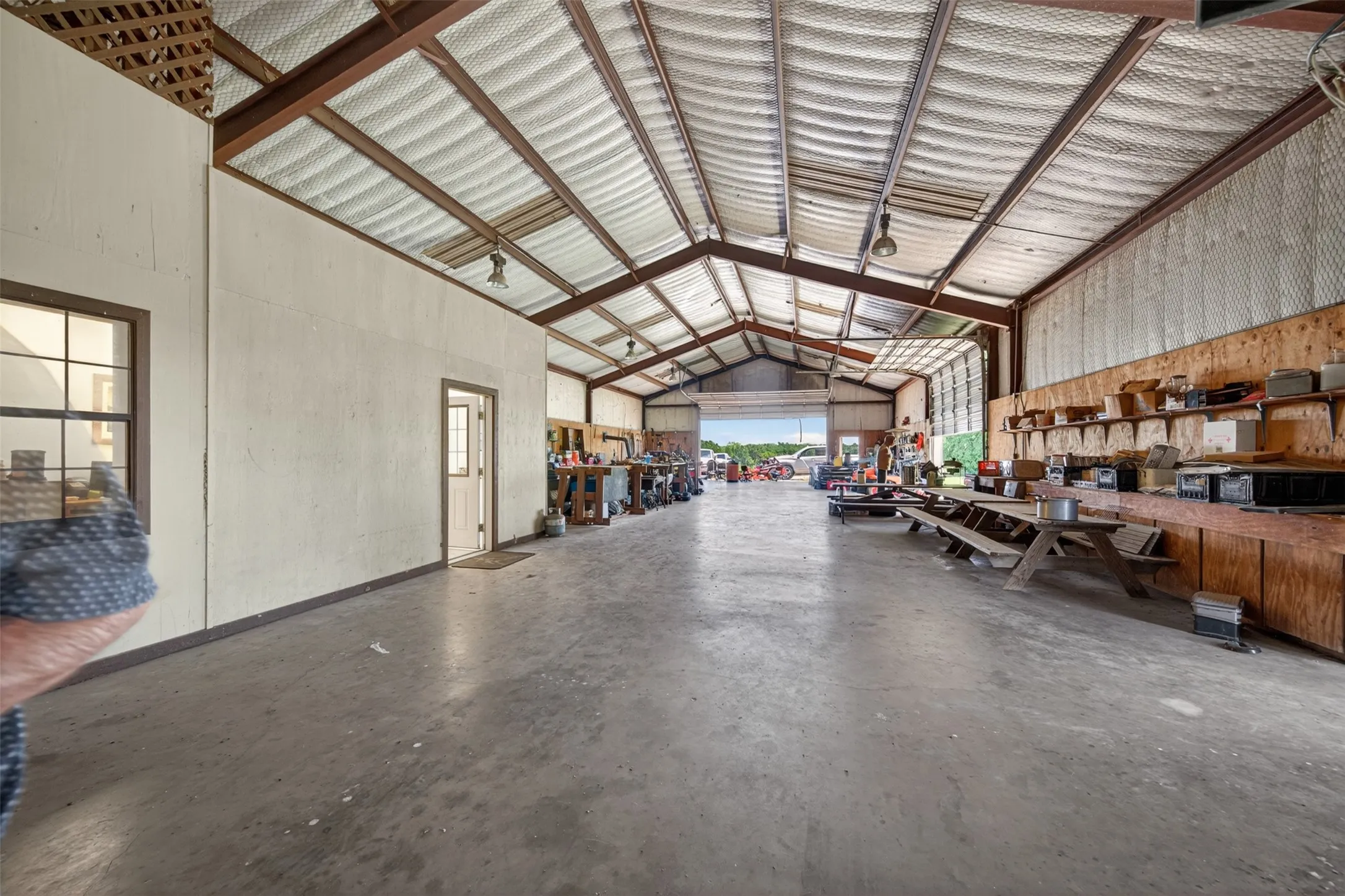 Single Family Residence For Sale in Anderson County , 1053 ACR 499, Athens, Texas 75751, 3 Bedroom, 2 Bathroom, 1 Garage spaces, 2,442 Sqft, built in 2003, mls#21277165, Real Estate Agent in Athens, Homes For Sale in Anderson county, Homes For Sale in Athens, Realtor in Athens Texas, Real Estate Brokerage Independent Realty Texas, Luminita Cordes Realtor