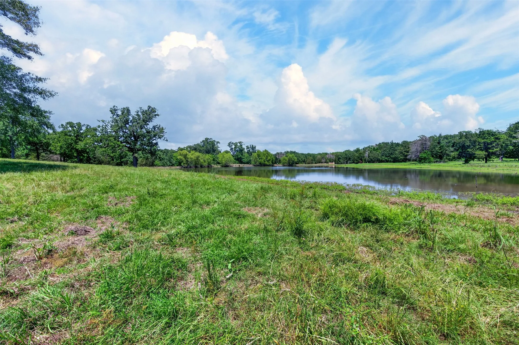 Single Family Residence For Sale in Anderson County , 1053 ACR 499, Athens, Texas 75751, 3 Bedroom, 2 Bathroom, 1 Garage spaces, 2,442 Sqft, built in 2003, mls#21277165, Real Estate Agent in Athens, Homes For Sale in Anderson county, Homes For Sale in Athens, Realtor in Athens Texas, Real Estate Brokerage Independent Realty Texas, Luminita Cordes Realtor