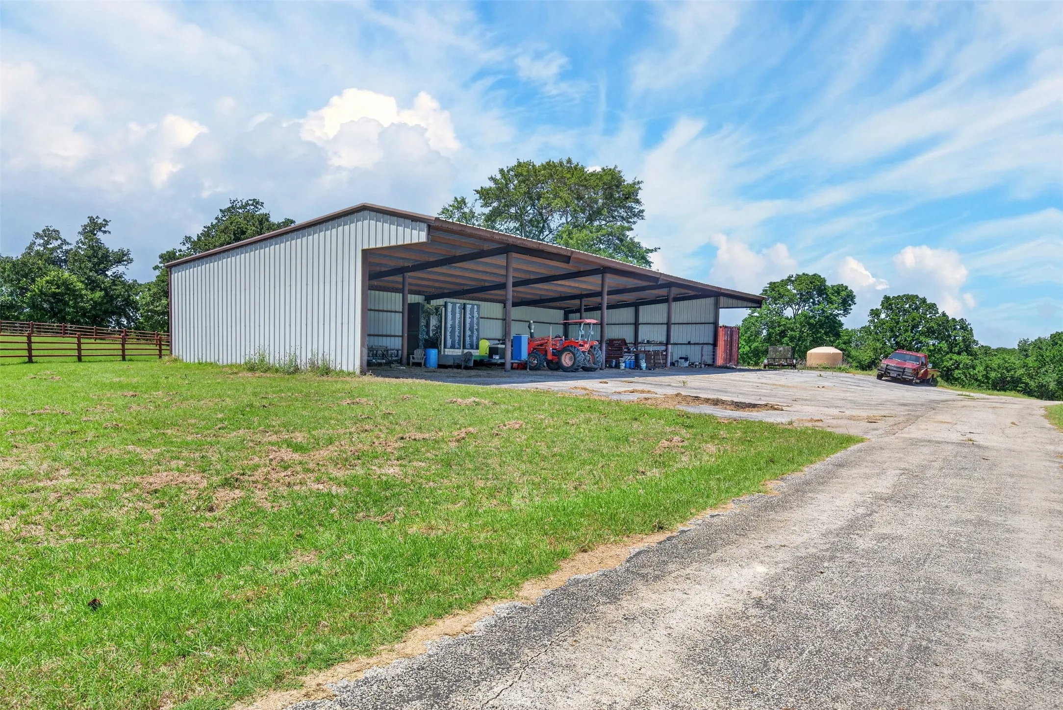 Single Family Residence For Sale in Anderson County , 1053 ACR 499, Athens, Texas 75751, 3 Bedroom, 2 Bathroom, 1 Garage spaces, 2,442 Sqft, built in 2003, mls#21277165, Real Estate Agent in Athens, Homes For Sale in Anderson county, Homes For Sale in Athens, Realtor in Athens Texas, Real Estate Brokerage Independent Realty Texas, Luminita Cordes Realtor
