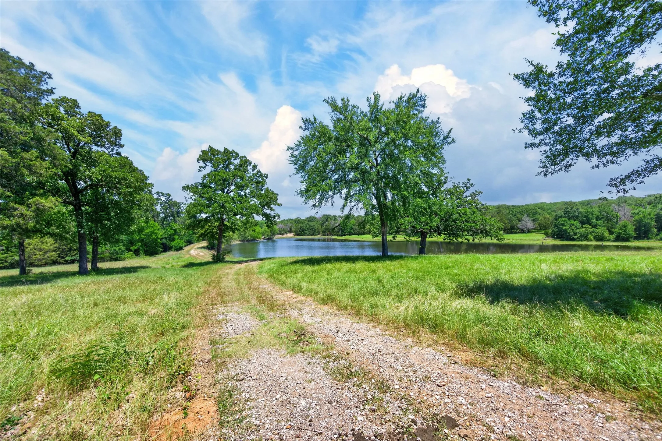 Single Family Residence For Sale in Anderson County , 1053 ACR 499, Athens, Texas 75751, 3 Bedroom, 2 Bathroom, 1 Garage spaces, 2,442 Sqft, built in 2003, mls#21277165, Real Estate Agent in Athens, Homes For Sale in Anderson county, Homes For Sale in Athens, Realtor in Athens Texas, Real Estate Brokerage Independent Realty Texas, Luminita Cordes Realtor