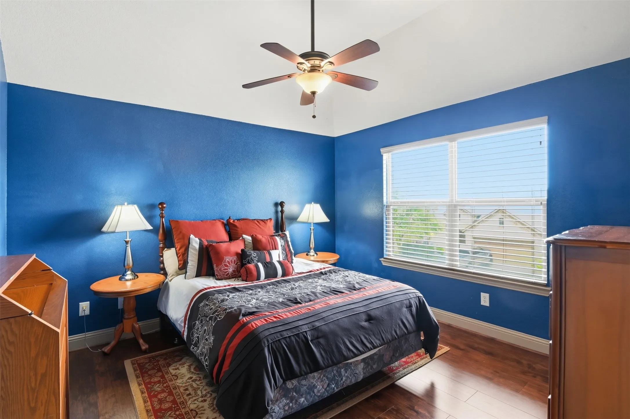 Single Family Residence For Sale in Rockwall County , 572 Louder Way, Fate, Texas 75087, 4 Bedroom, 3 Bathroom, 2 Garage spaces, 2,809 Sqft, built in 2011, mls#21273358, Real Estate Agent in Fate, Homes For Sale in Rockwall county, Homes For Sale in Fate, Realtor in Fate Texas, Real Estate Brokerage Independent Realty Texas, Luminita Cordes Realtor