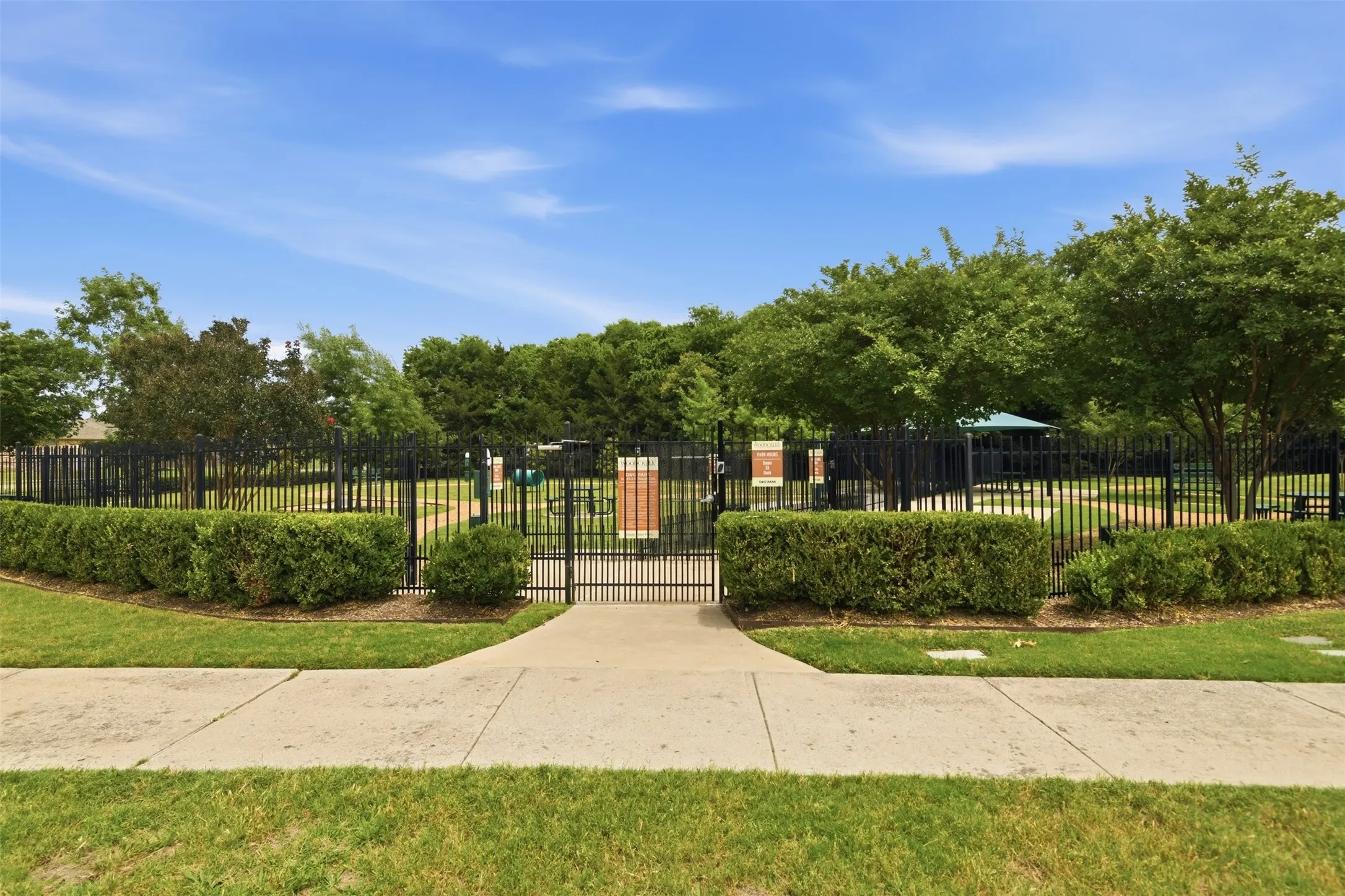 Single Family Residence For Sale in Rockwall County , 572 Louder Way, Fate, Texas 75087, 4 Bedroom, 3 Bathroom, 2 Garage spaces, 2,809 Sqft, built in 2011, mls#21273358, Real Estate Agent in Fate, Homes For Sale in Rockwall county, Homes For Sale in Fate, Realtor in Fate Texas, Real Estate Brokerage Independent Realty Texas, Luminita Cordes Realtor
