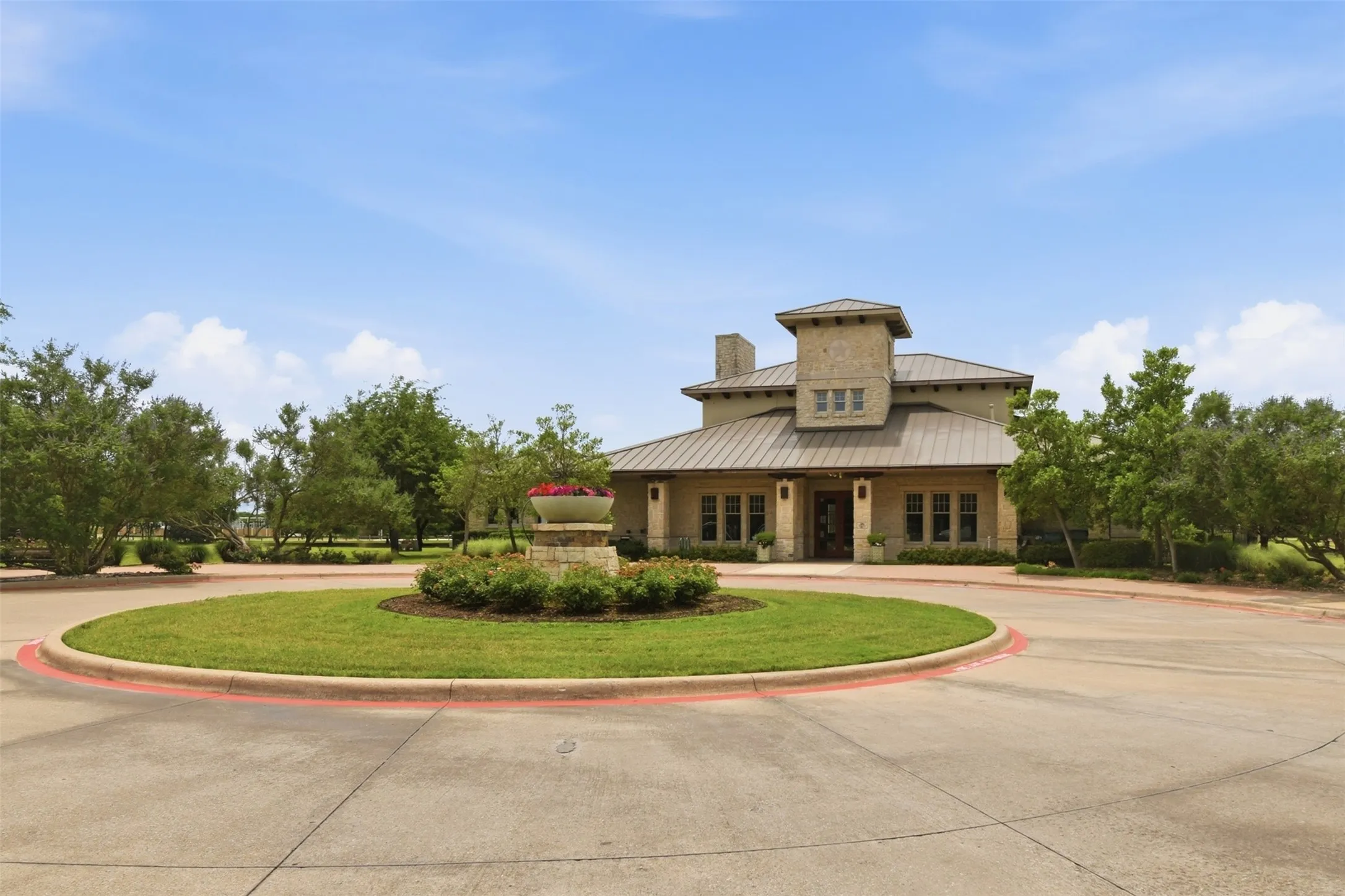Single Family Residence For Sale in Rockwall County , 572 Louder Way, Fate, Texas 75087, 4 Bedroom, 3 Bathroom, 2 Garage spaces, 2,809 Sqft, built in 2011, mls#21273358, Real Estate Agent in Fate, Homes For Sale in Rockwall county, Homes For Sale in Fate, Realtor in Fate Texas, Real Estate Brokerage Independent Realty Texas, Luminita Cordes Realtor