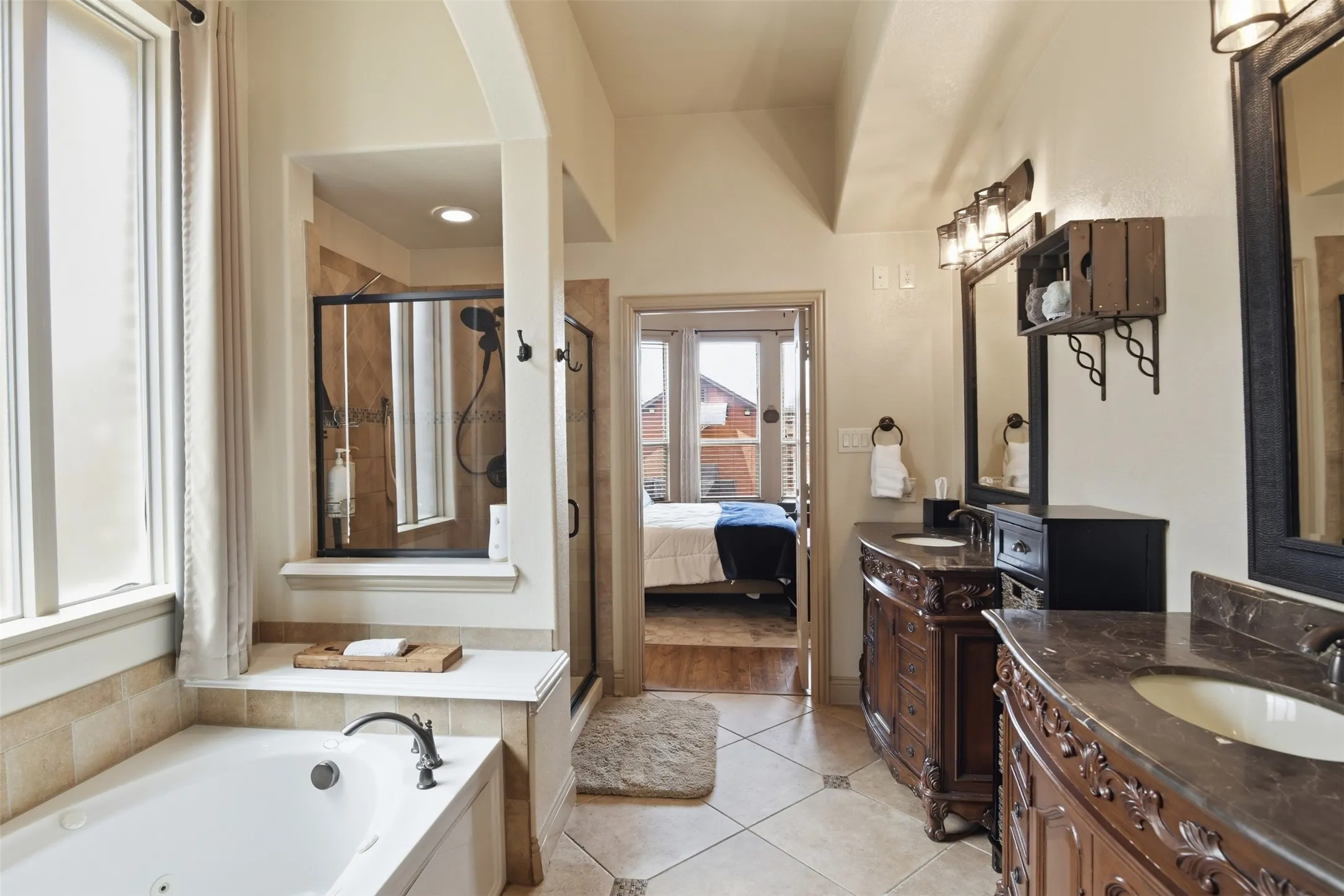 Single Family Residence For Sale in Rockwall County , 572 Louder Way, Fate, Texas 75087, 4 Bedroom, 3 Bathroom, 2 Garage spaces, 2,809 Sqft, built in 2011, mls#21273358, Real Estate Agent in Fate, Homes For Sale in Rockwall county, Homes For Sale in Fate, Realtor in Fate Texas, Real Estate Brokerage Independent Realty Texas, Luminita Cordes Realtor