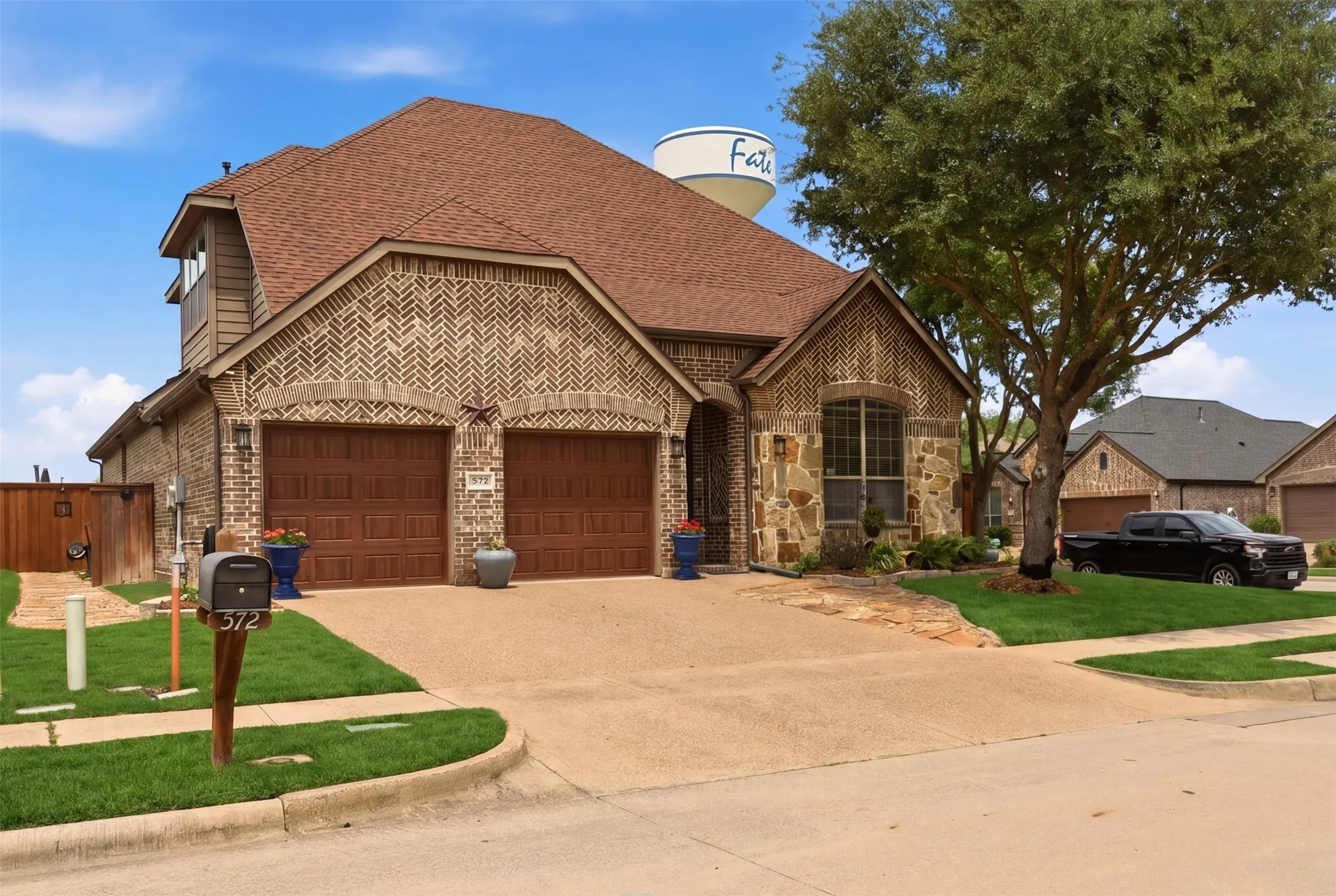Single Family Residence For Sale in Rockwall County , 572 Louder Way, Fate, Texas 75087, 4 Bedroom, 3 Bathroom, 2 Garage spaces, 2,809 Sqft, built in 2011, mls#21273358, Real Estate Agent in Fate, Homes For Sale in Rockwall county, Homes For Sale in Fate, Realtor in Fate Texas, Real Estate Brokerage Independent Realty Texas, Luminita Cordes Realtor