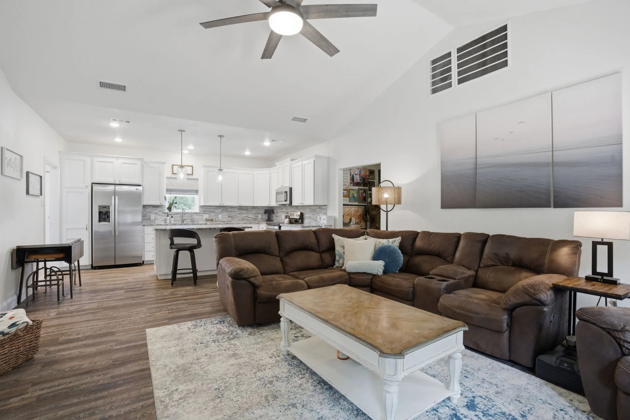 Single Family Residence For Sale in Fannin County , 3027 NW State Highway 11, Leonard, Texas 75452, 7 Bedroom, 7 Bathroom, 4 Garage spaces, 4,920 Sqft, built in 2018, mls#21275282, Real Estate Agent in Leonard, Homes For Sale in Fannin county, Homes For Sale in Leonard, Realtor in Leonard Texas, Real Estate Brokerage Independent Realty Texas, Luminita Cordes Realtor