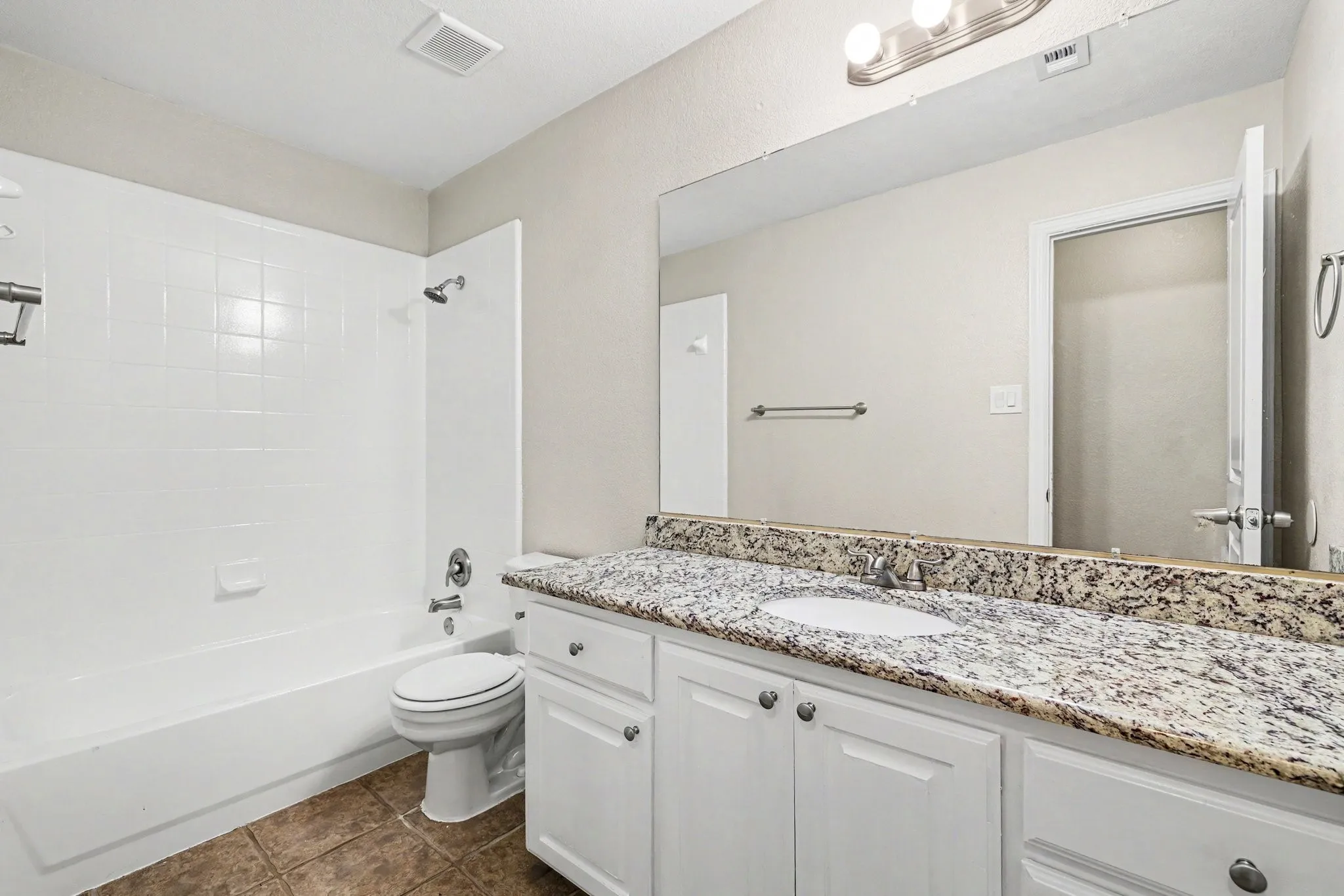 Single Family Residence For Sale in Denton County , 612 Alpine Cove, Flower Mound, Texas 75028, 4 Bedroom, 2 Bathroom, 2 Garage spaces, 2,211 Sqft, built in 1997, mls#21278374, Real Estate Agent in Flower Mound, Homes For Sale in Denton county, Homes For Sale in Flower Mound, Realtor in Flower Mound Texas, Real Estate Brokerage Independent Realty Texas, Luminita Cordes Realtor