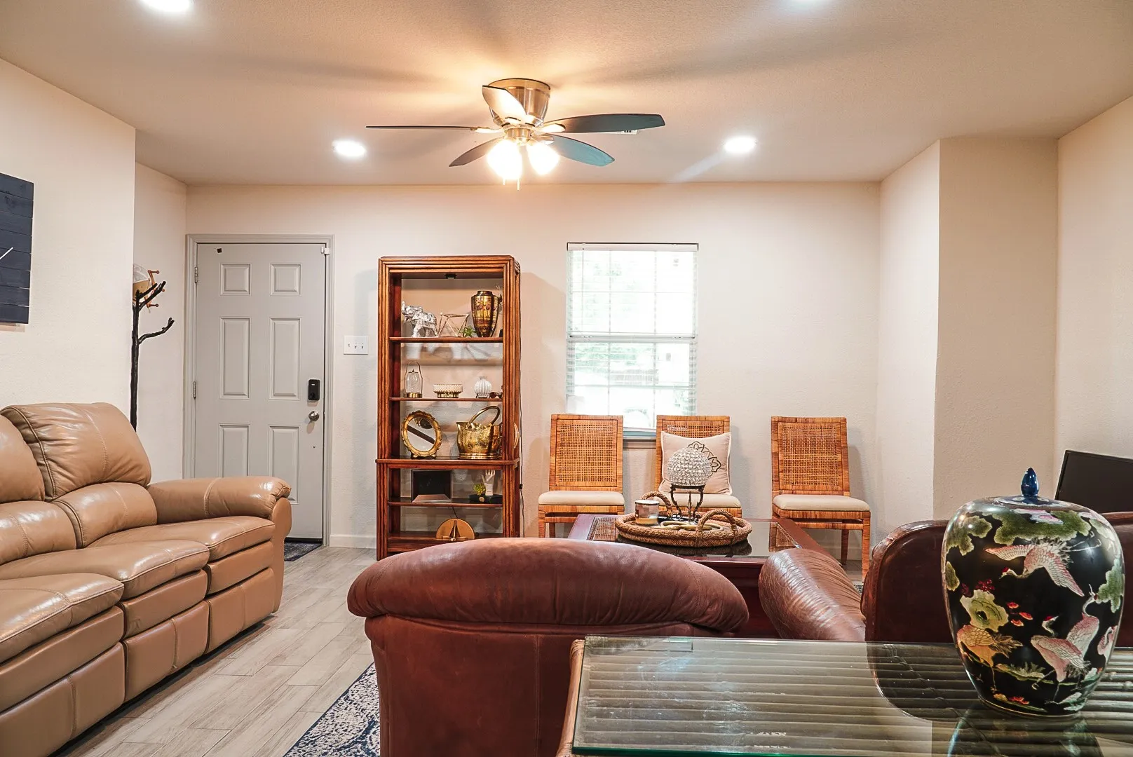 Single Family Residence For Sale in Tarrant County , 341 Christie Avenue, Everman, Texas 76140, 3 Bedroom, 2 Bathroom, Garage spaces, 1,702 Sqft, built in 1964, mls#21274542, Real Estate Agent in Everman, Homes For Sale in Tarrant county, Homes For Sale in Everman, Realtor in Everman Texas, Real Estate Brokerage Independent Realty Texas, Luminita Cordes Realtor