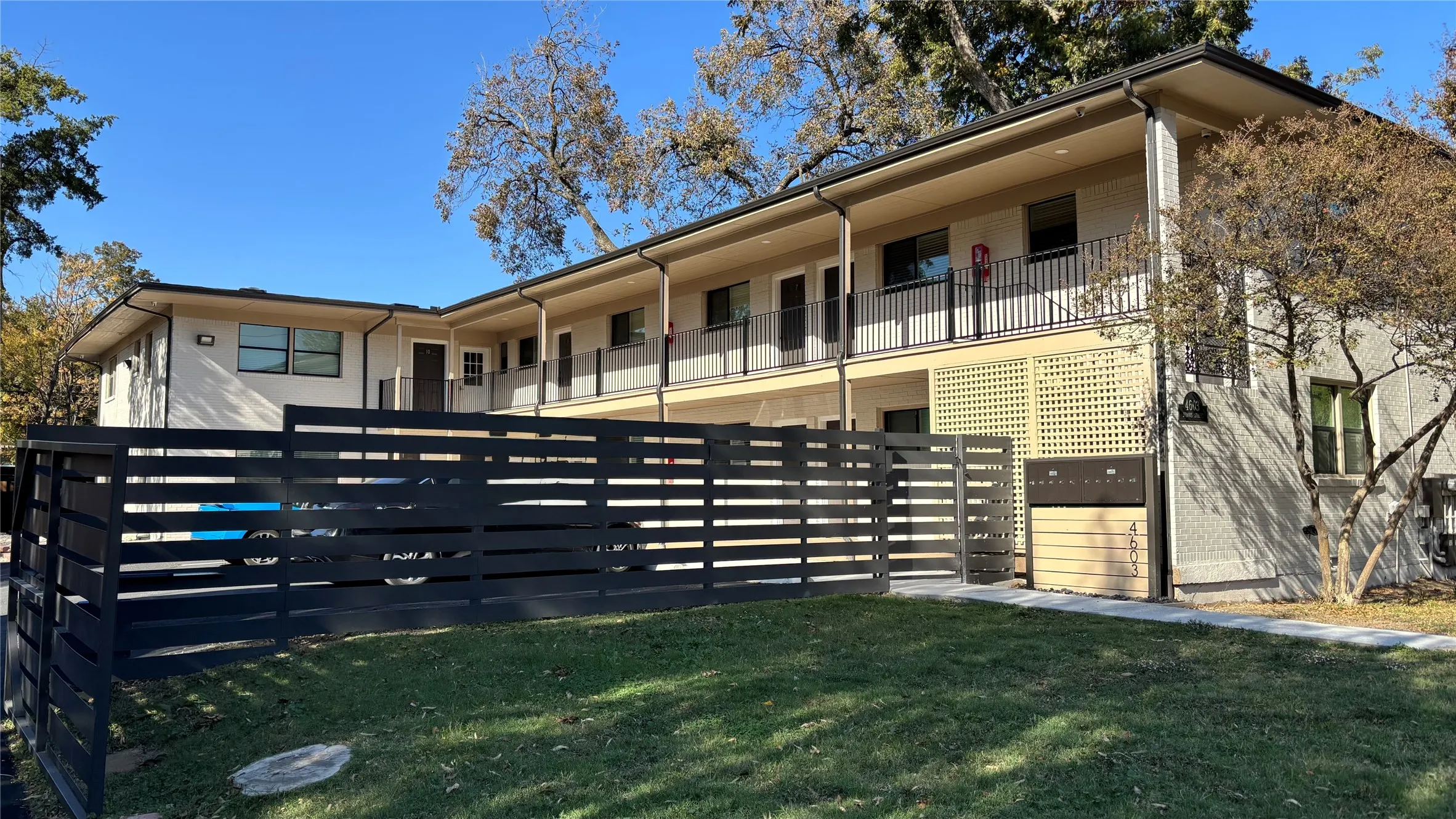 Apartment For Rent in Dallas County , 4603 Junius Street 4, Dallas, Texas 75246, 1 Bedroom, 1 Bathroom, Garage spaces, 900 Sqft, built in 1957, Price $1,350, mls#21278391, Real Estate Agent in Dallas, Homes For Rent in Dallas county, Homes For Rent in Dallas, Realtor in Dallas Texas, Real Estate Brokerage Independent Realty Texas, Luminita Cordes Realtor