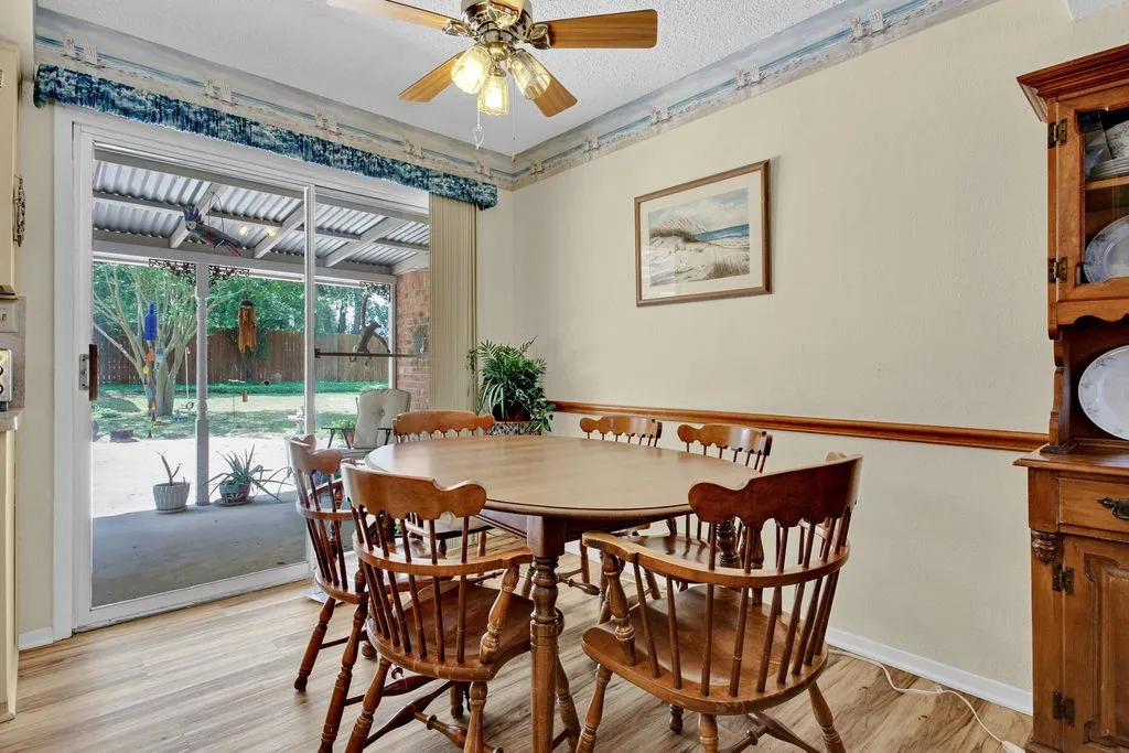 Single Family Residence For Sale in Smith County , 324 Texas Drive, Hideaway, Texas 75771, 3 Bedrooms, 2 Bathrooms, Garage spaces, 1,448 Sqft, built in 1970, Price $265,000, mls#21278259, Real Estate Agent in Hideaway, Homes For Sale in Smith county, Homes For Sale in Hideaway, Realtor in Hideaway Texas, Real Estate Brokerage Independent Realty Texas, Luminita Cordes Realtor