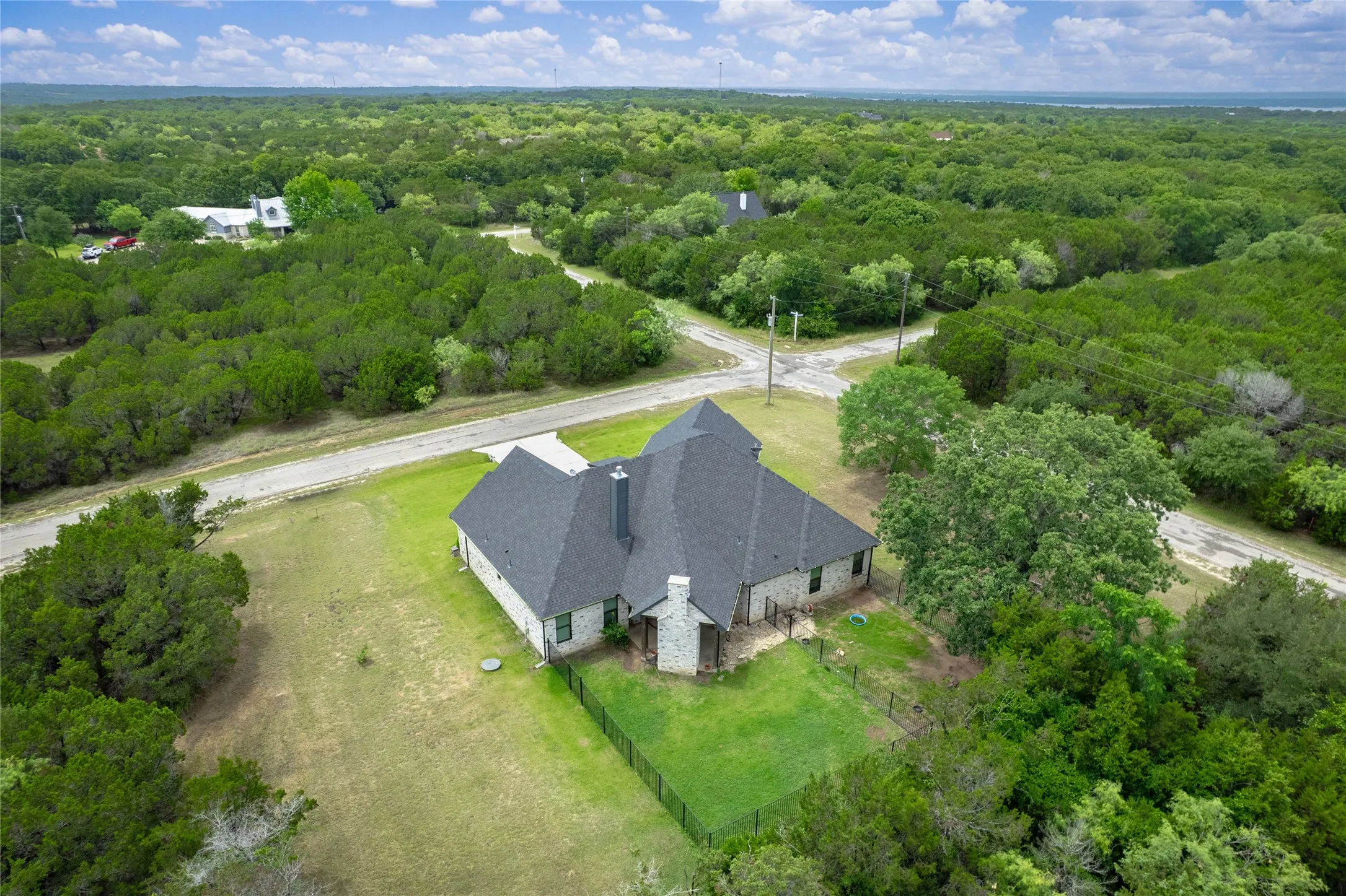 Single Family Residence For Sale in Hill County , 18107 Forrest Drive, Whitney, Texas 76692, 3 Bedroom, 4 Bathroom, 2 Garage spaces, 2,415 Sqft, built in 2022, mls#21275133, Real Estate Agent in Whitney, Homes For Sale in Hill county, Homes For Sale in Whitney, Realtor in Whitney Texas, Real Estate Brokerage Independent Realty Texas, Luminita Cordes Realtor