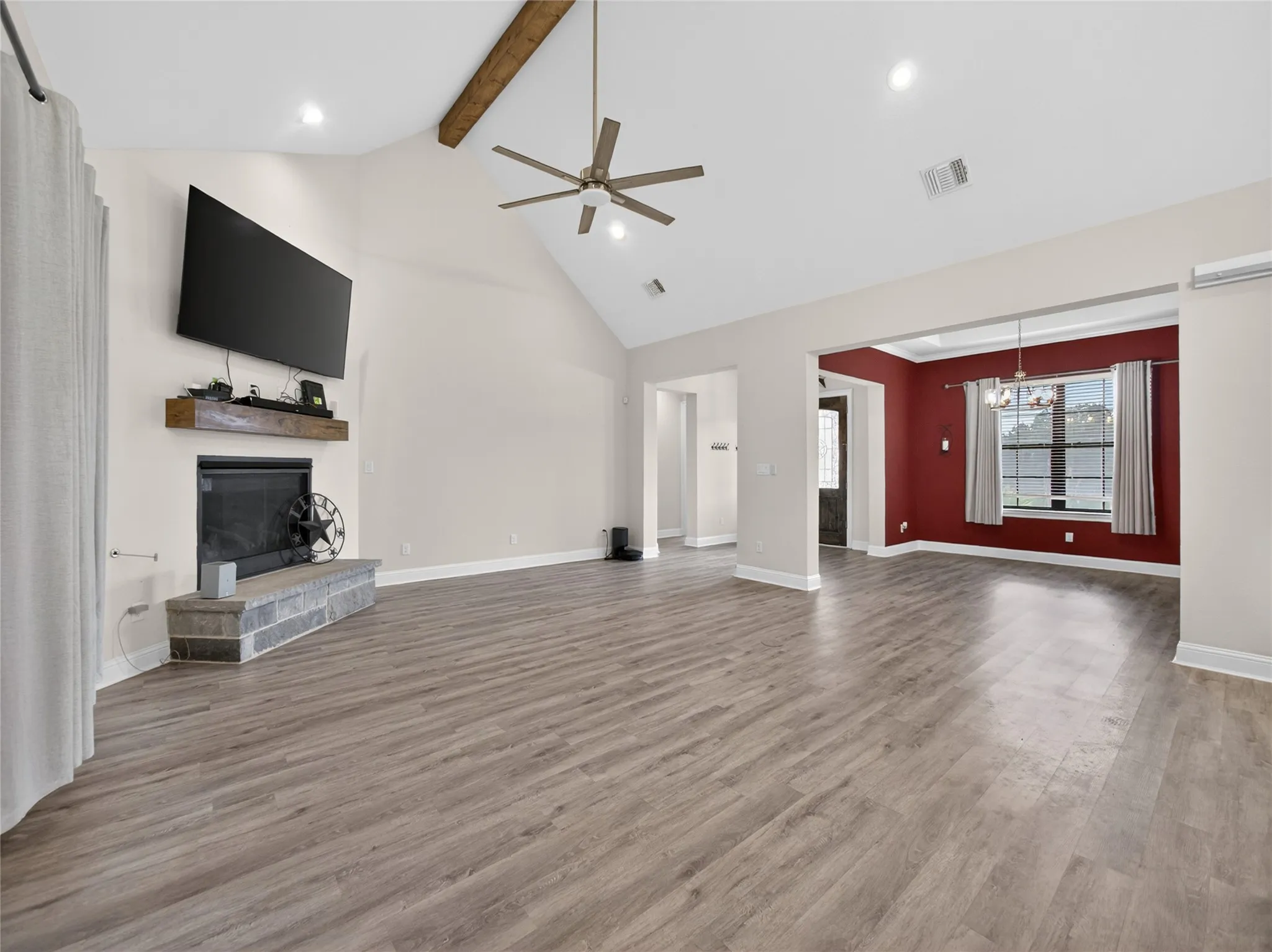 Single Family Residence For Sale in Hill County , 18107 Forrest Drive, Whitney, Texas 76692, 3 Bedroom, 4 Bathroom, 2 Garage spaces, 2,415 Sqft, built in 2022, mls#21275133, Real Estate Agent in Whitney, Homes For Sale in Hill county, Homes For Sale in Whitney, Realtor in Whitney Texas, Real Estate Brokerage Independent Realty Texas, Luminita Cordes Realtor