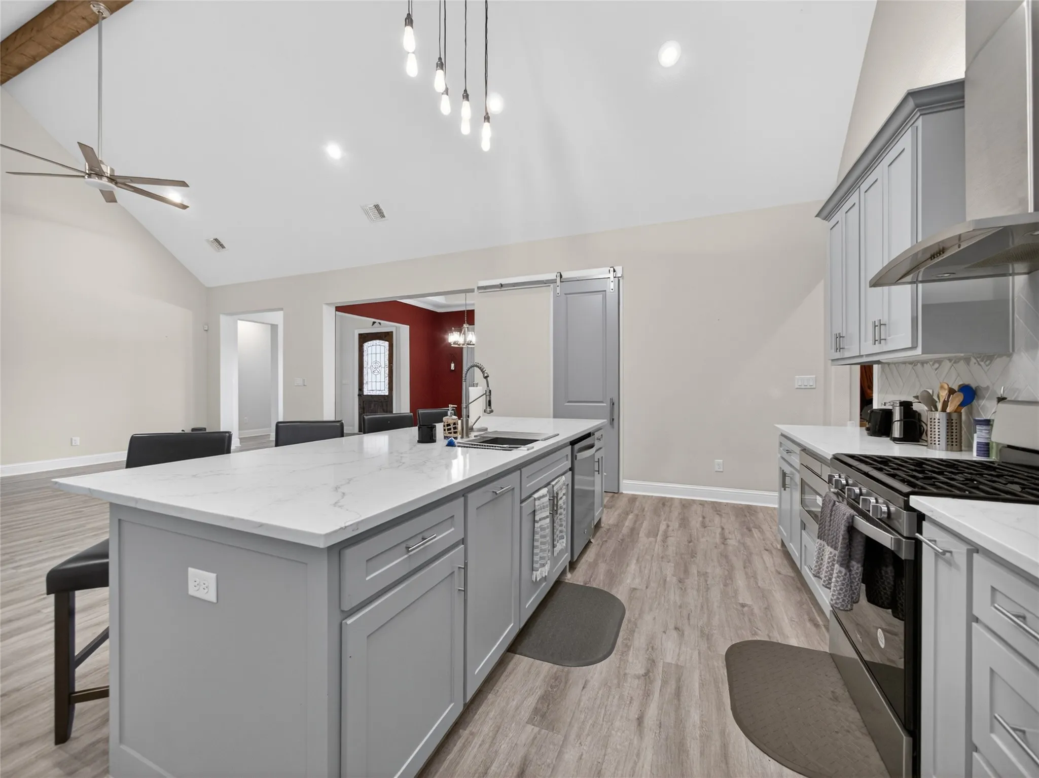 Single Family Residence For Sale in Hill County , 18107 Forrest Drive, Whitney, Texas 76692, 3 Bedroom, 4 Bathroom, 2 Garage spaces, 2,415 Sqft, built in 2022, mls#21275133, Real Estate Agent in Whitney, Homes For Sale in Hill county, Homes For Sale in Whitney, Realtor in Whitney Texas, Real Estate Brokerage Independent Realty Texas, Luminita Cordes Realtor