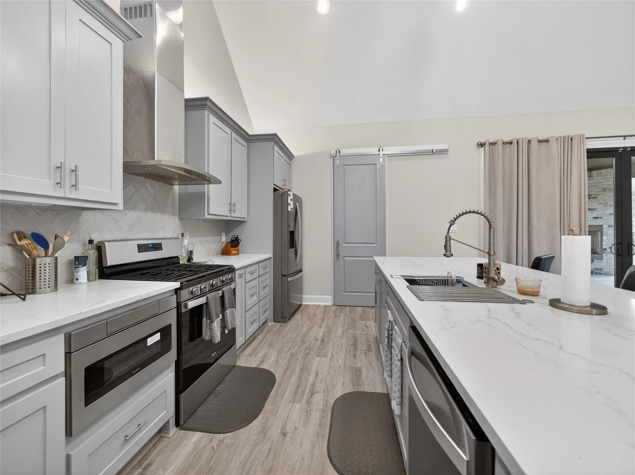Single Family Residence For Sale in Hill County , 18107 Forrest Drive, Whitney, Texas 76692, 3 Bedroom, 4 Bathroom, 2 Garage spaces, 2,415 Sqft, built in 2022, mls#21275133, Real Estate Agent in Whitney, Homes For Sale in Hill county, Homes For Sale in Whitney, Realtor in Whitney Texas, Real Estate Brokerage Independent Realty Texas, Luminita Cordes Realtor