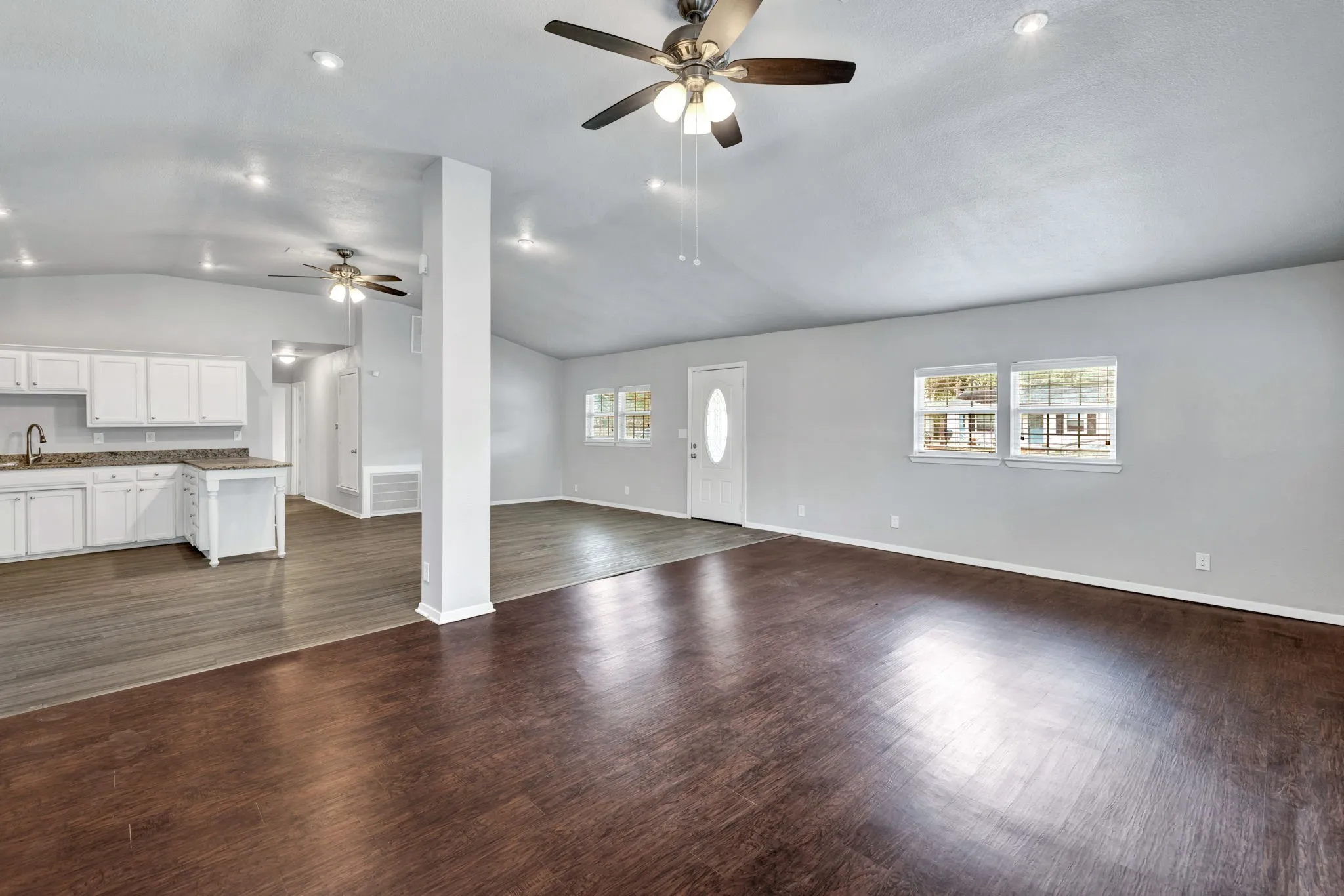 Single Family Residence For Sale in Denton County , 105 Alice Drive, Little Elm, Texas 75068, 3 Bedroom, 2 Bathroom, Garage spaces, 1,595 Sqft, built in 1988, mls#21277339, Real Estate Agent in Little Elm, Homes For Sale in Denton county, Homes For Sale in Little Elm, Realtor in Little Elm Texas, Real Estate Brokerage Independent Realty Texas, Luminita Cordes Realtor