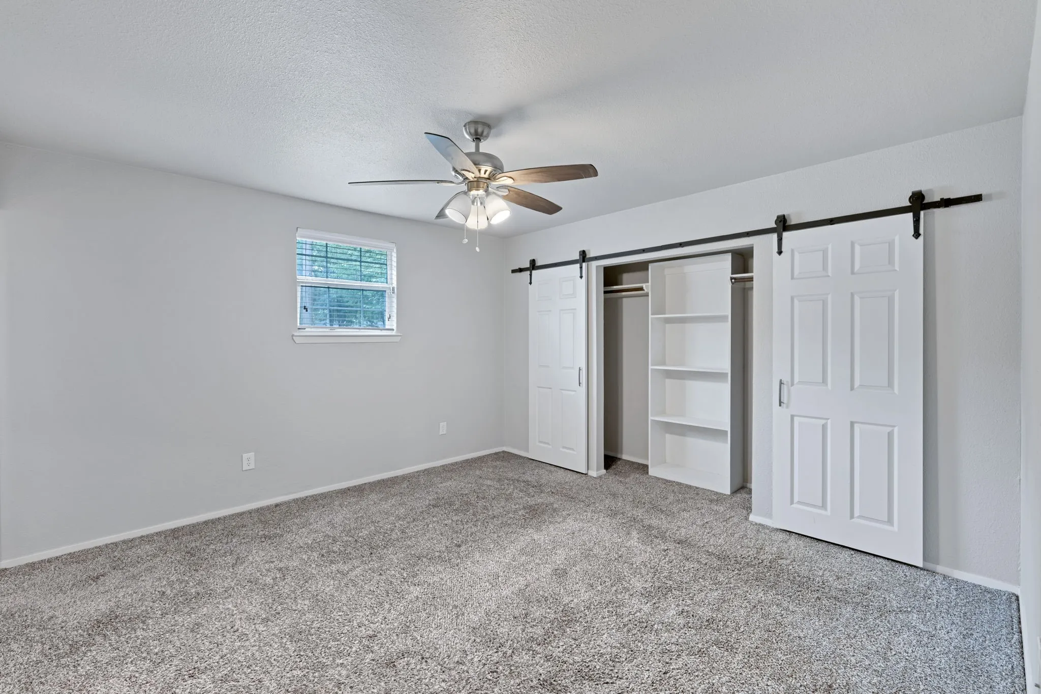 Single Family Residence For Sale in Denton County , 105 Alice Drive, Little Elm, Texas 75068, 3 Bedroom, 2 Bathroom, Garage spaces, 1,595 Sqft, built in 1988, mls#21277339, Real Estate Agent in Little Elm, Homes For Sale in Denton county, Homes For Sale in Little Elm, Realtor in Little Elm Texas, Real Estate Brokerage Independent Realty Texas, Luminita Cordes Realtor