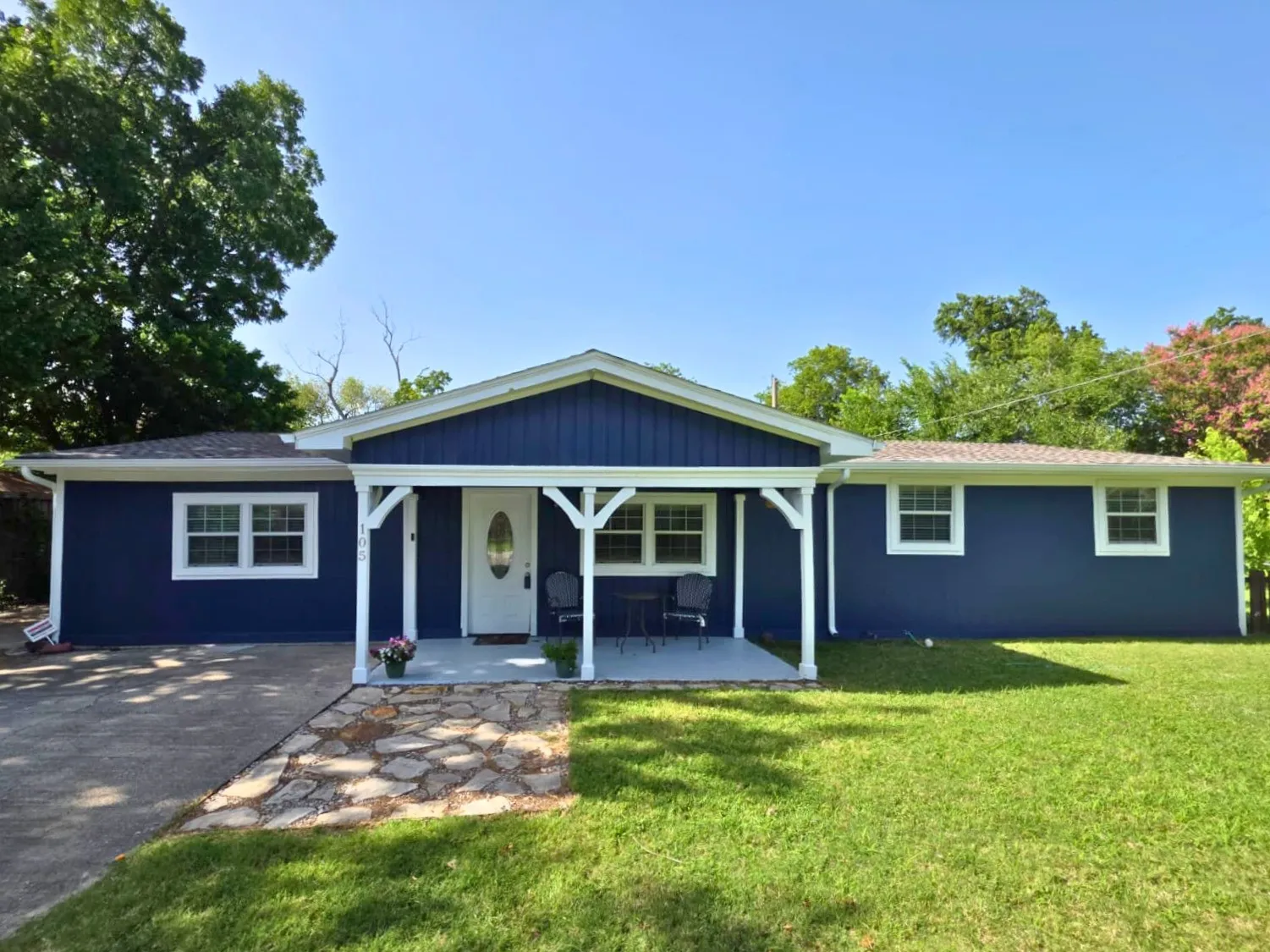 Single Family Residence For Sale in Denton County , 105 Alice Drive, Little Elm, Texas 75068, 3 Bedroom, 2 Bathroom, Garage spaces, 1,595 Sqft, built in 1988, mls#21277339, Real Estate Agent in Little Elm, Homes For Sale in Denton county, Homes For Sale in Little Elm, Realtor in Little Elm Texas, Real Estate Brokerage Independent Realty Texas, Luminita Cordes Realtor