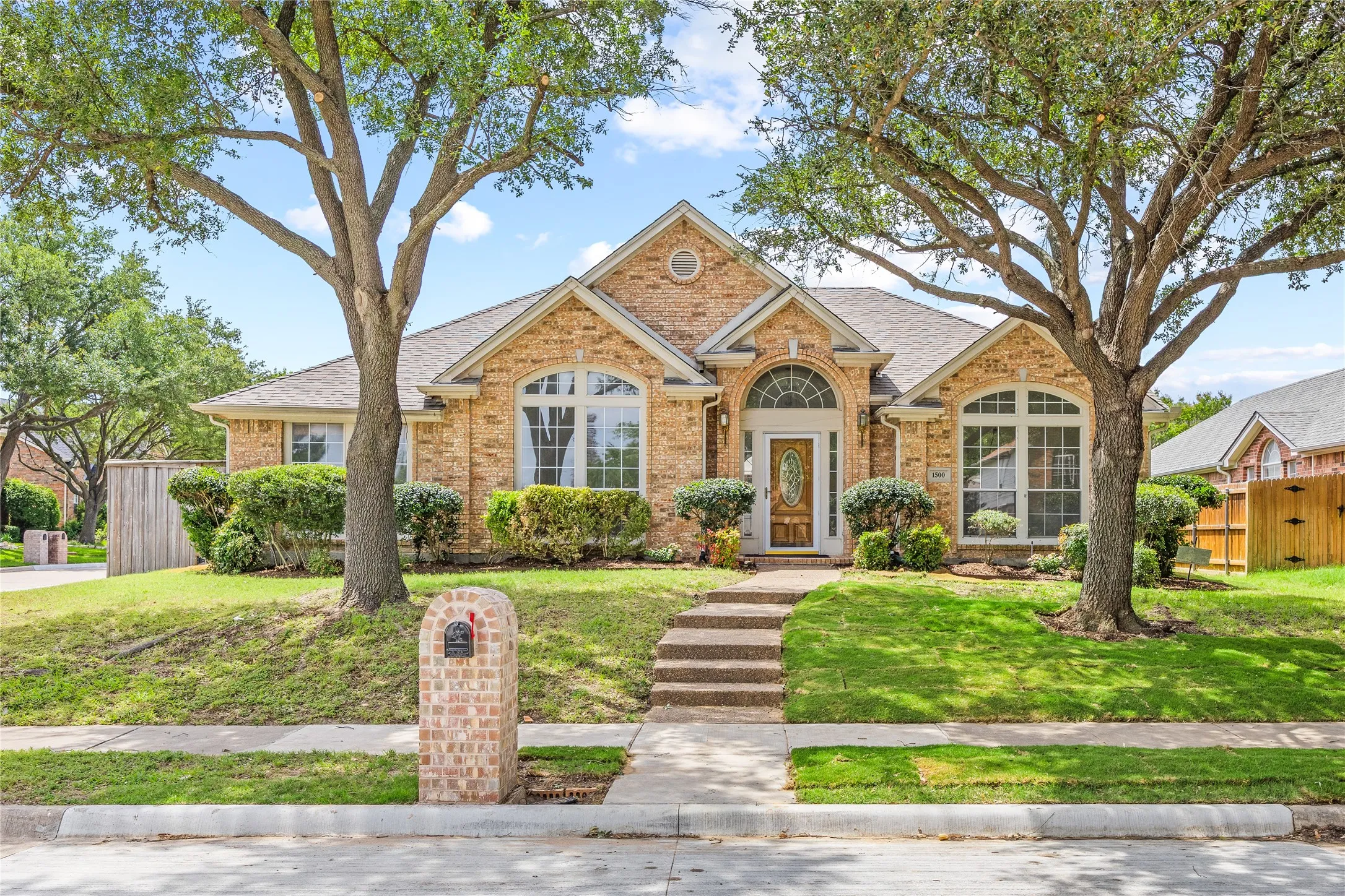 Single Family Residence For Sale in Collin County , 1500 Falmouth Drive, Plano, Texas 75025, 3 Bedrooms, 2 Bathrooms, 2 Garage spaces, 2,234 Sqft, built in 1995, Price $469,000, mls#21259304, Real Estate Agent in Plano, Homes For Sale in Collin county, Homes For Sale in Plano, Realtor in Plano Texas, Real Estate Brokerage Independent Realty Texas, Luminita Cordes Realtor