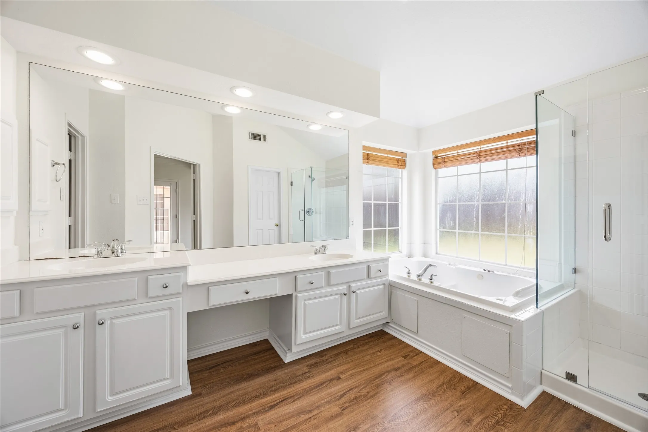Single Family Residence For Sale in Collin County , 1500 Falmouth Drive, Plano, Texas 75025, 3 Bedrooms, 2 Bathrooms, 2 Garage spaces, 2,234 Sqft, built in 1995, Price $469,000, mls#21259304, Real Estate Agent in Plano, Homes For Sale in Collin county, Homes For Sale in Plano, Realtor in Plano Texas, Real Estate Brokerage Independent Realty Texas, Luminita Cordes Realtor