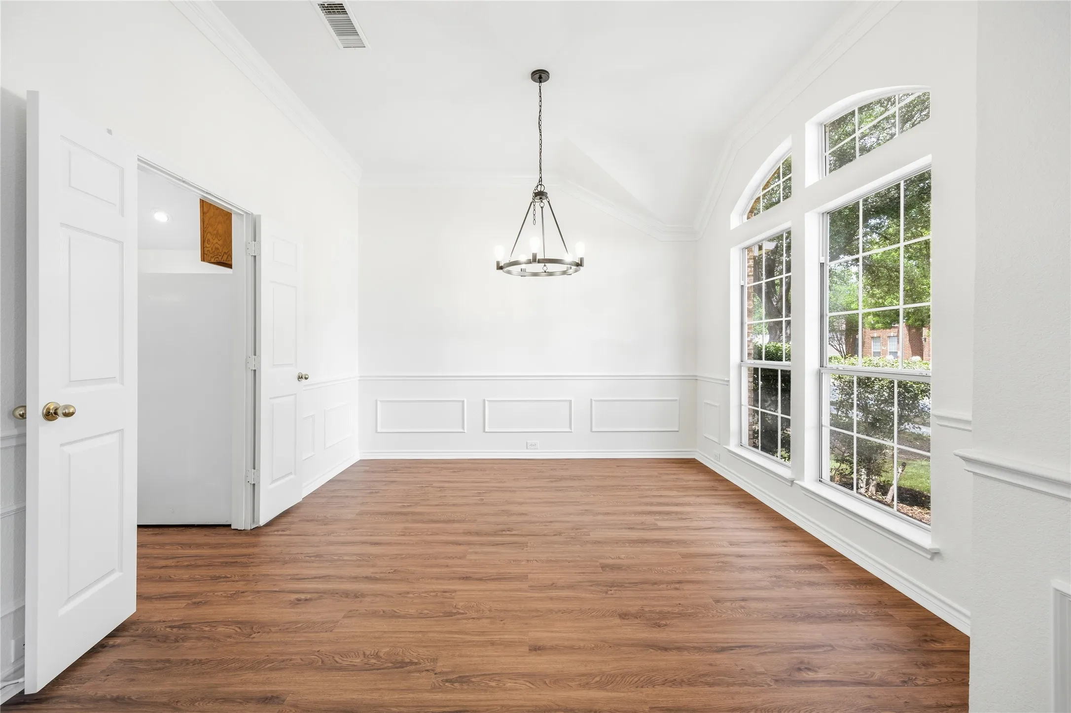 Single Family Residence For Sale in Collin County , 1500 Falmouth Drive, Plano, Texas 75025, 3 Bedrooms, 2 Bathrooms, 2 Garage spaces, 2,234 Sqft, built in 1995, Price $469,000, mls#21259304, Real Estate Agent in Plano, Homes For Sale in Collin county, Homes For Sale in Plano, Realtor in Plano Texas, Real Estate Brokerage Independent Realty Texas, Luminita Cordes Realtor