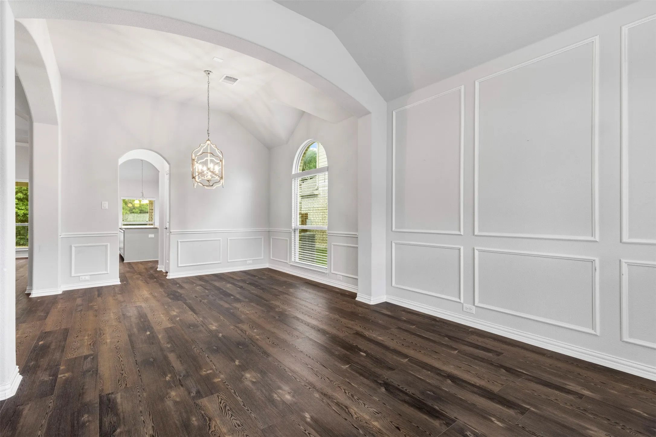 Single Family Residence For Sale in Collin County , 2410 Richland Chambers Court, Wylie, Texas 75098, 4 Bedroom, 2 Bathroom, 2 Garage spaces, 2,386 Sqft, built in 2018, mls#21276112, Real Estate Agent in Wylie, Homes For Sale in Collin county, Homes For Sale in Wylie, Realtor in Wylie Texas, Real Estate Brokerage Independent Realty Texas, Luminita Cordes Realtor