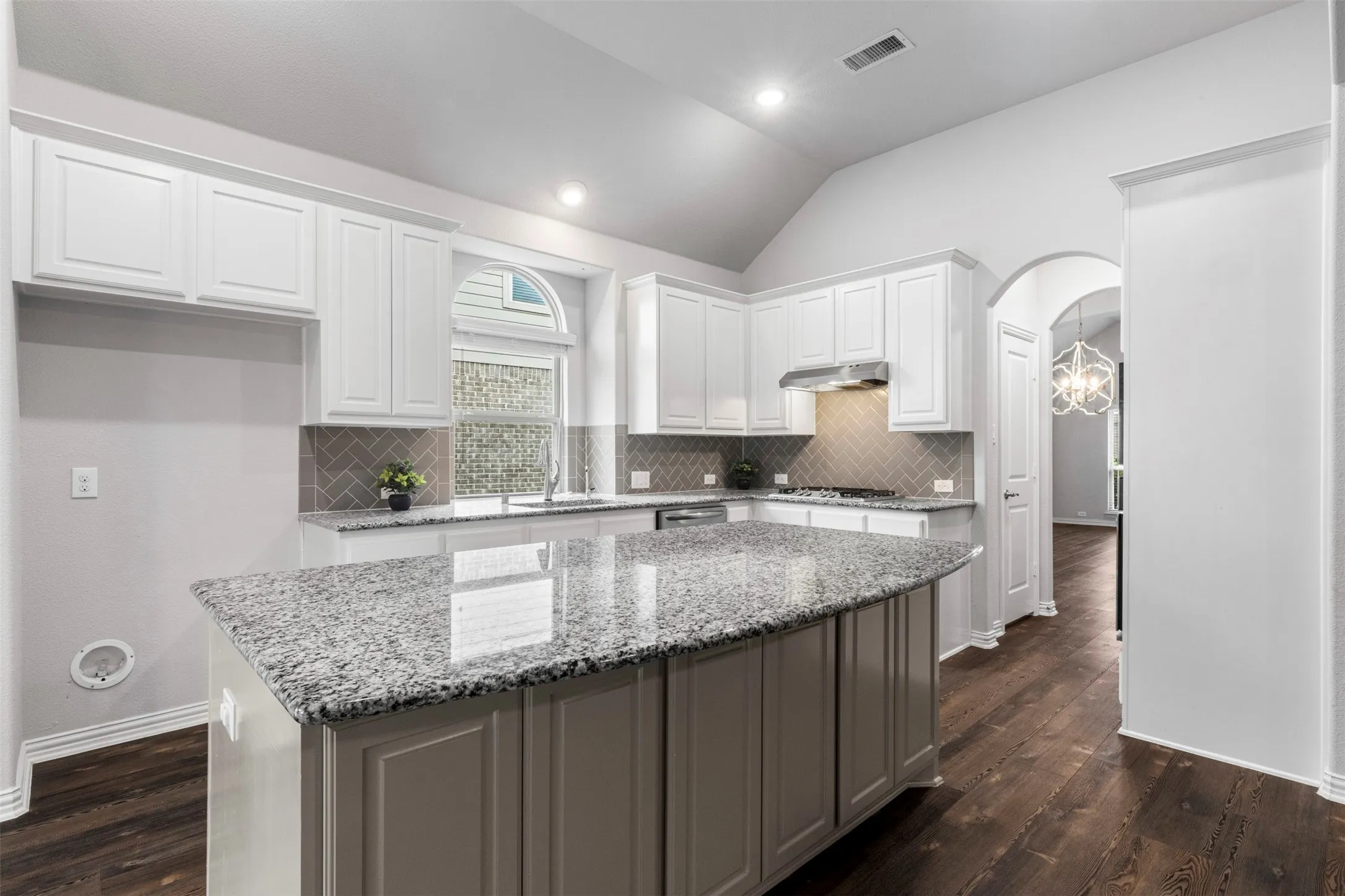 Single Family Residence For Sale in Collin County , 2410 Richland Chambers Court, Wylie, Texas 75098, 4 Bedroom, 2 Bathroom, 2 Garage spaces, 2,386 Sqft, built in 2018, mls#21276112, Real Estate Agent in Wylie, Homes For Sale in Collin county, Homes For Sale in Wylie, Realtor in Wylie Texas, Real Estate Brokerage Independent Realty Texas, Luminita Cordes Realtor