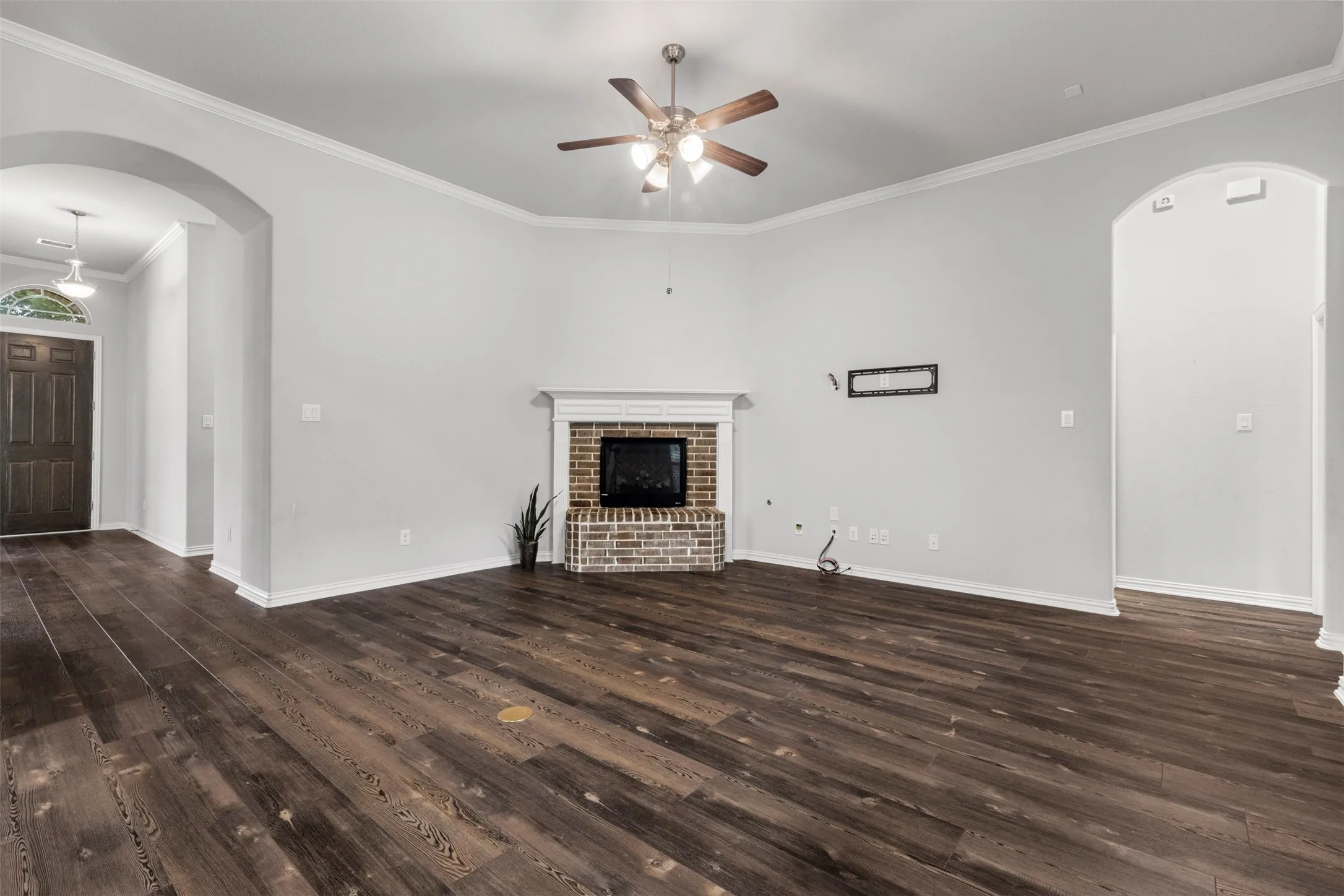 Single Family Residence For Sale in Collin County , 2410 Richland Chambers Court, Wylie, Texas 75098, 4 Bedroom, 2 Bathroom, 2 Garage spaces, 2,386 Sqft, built in 2018, mls#21276112, Real Estate Agent in Wylie, Homes For Sale in Collin county, Homes For Sale in Wylie, Realtor in Wylie Texas, Real Estate Brokerage Independent Realty Texas, Luminita Cordes Realtor