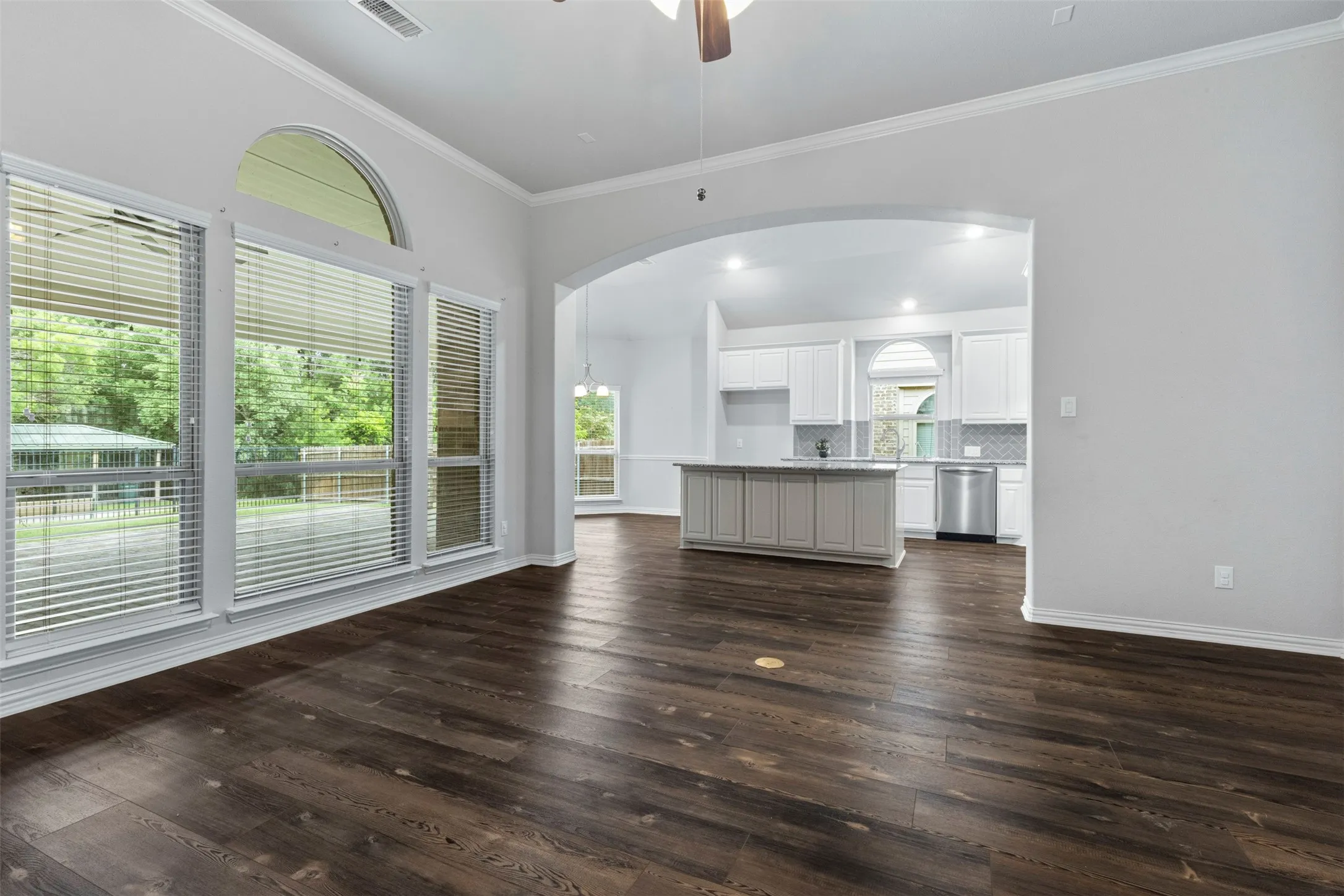 Single Family Residence For Sale in Collin County , 2410 Richland Chambers Court, Wylie, Texas 75098, 4 Bedroom, 2 Bathroom, 2 Garage spaces, 2,386 Sqft, built in 2018, mls#21276112, Real Estate Agent in Wylie, Homes For Sale in Collin county, Homes For Sale in Wylie, Realtor in Wylie Texas, Real Estate Brokerage Independent Realty Texas, Luminita Cordes Realtor