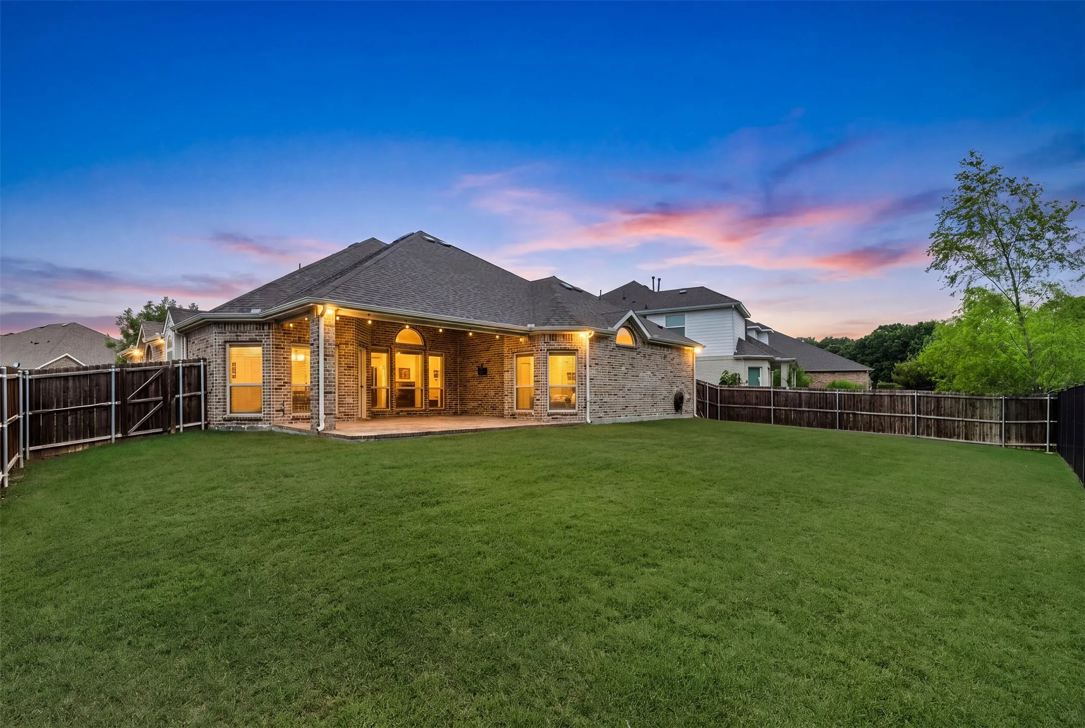 Single Family Residence For Sale in Collin County , 2410 Richland Chambers Court, Wylie, Texas 75098, 4 Bedroom, 2 Bathroom, 2 Garage spaces, 2,386 Sqft, built in 2018, mls#21276112, Real Estate Agent in Wylie, Homes For Sale in Collin county, Homes For Sale in Wylie, Realtor in Wylie Texas, Real Estate Brokerage Independent Realty Texas, Luminita Cordes Realtor