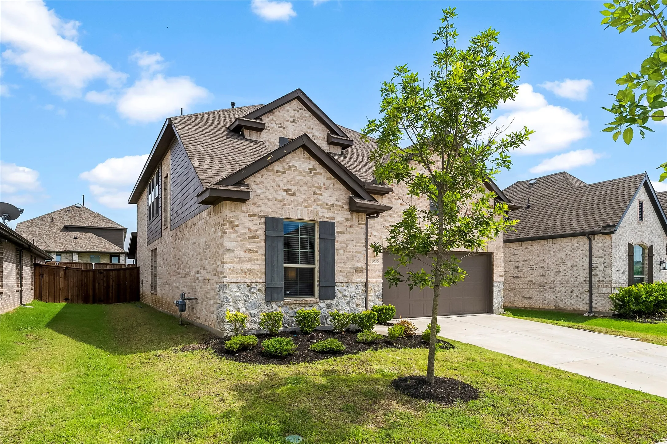 Single Family Residence For Sale in Rockwall County , 5036 Stream Turn Drive, Royse City, Texas 75189, 3 Bedroom, 3 Bathroom, 2 Garage spaces, 2,824 Sqft, built in 2022, mls#21277302, Real Estate Agent in Royse City, Homes For Sale in Rockwall county, Homes For Sale in Royse City, Realtor in Royse City Texas, Real Estate Brokerage Independent Realty Texas, Luminita Cordes Realtor
