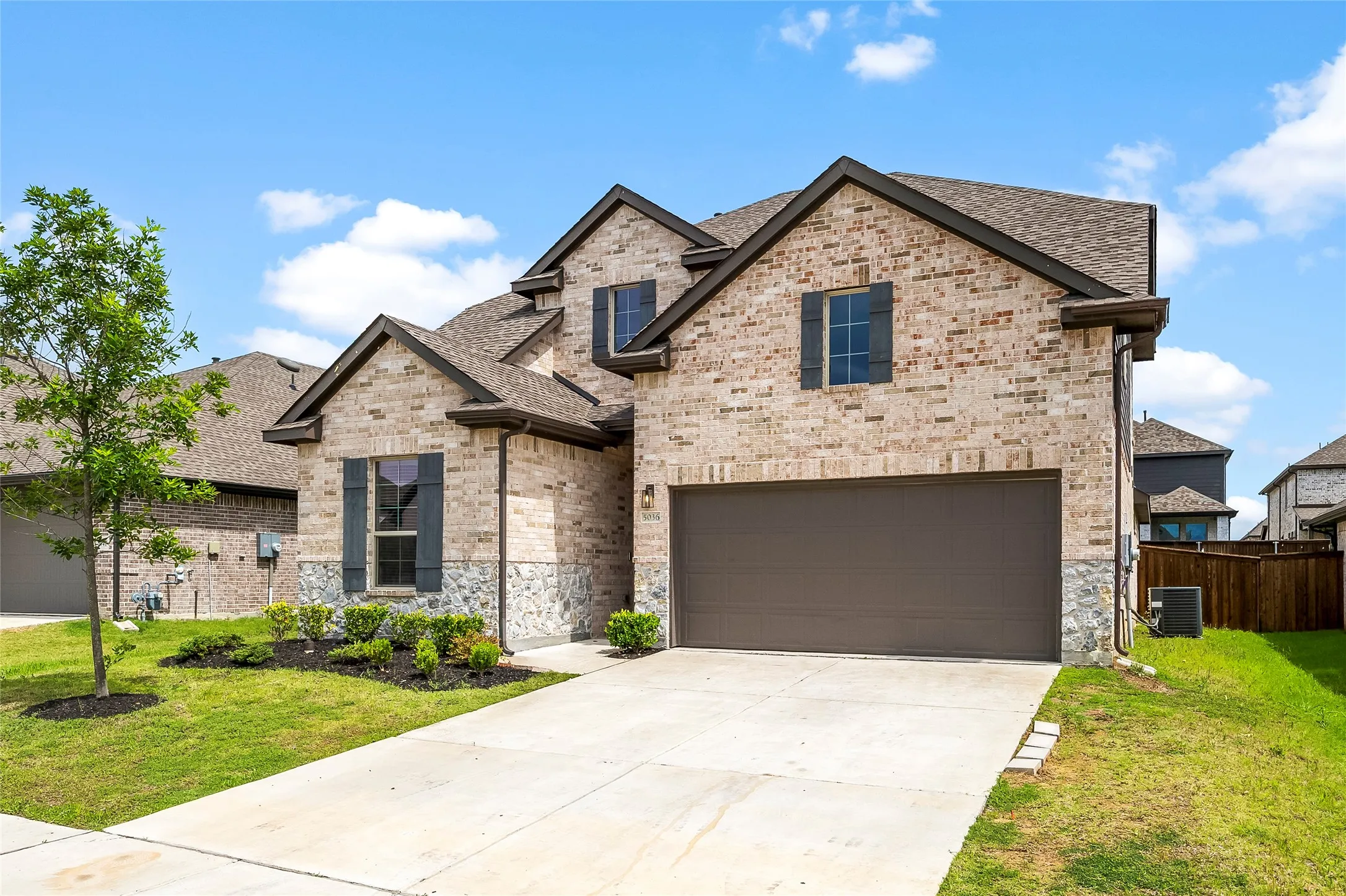 Single Family Residence For Sale in Rockwall County , 5036 Stream Turn Drive, Royse City, Texas 75189, 3 Bedroom, 3 Bathroom, 2 Garage spaces, 2,824 Sqft, built in 2022, mls#21277302, Real Estate Agent in Royse City, Homes For Sale in Rockwall county, Homes For Sale in Royse City, Realtor in Royse City Texas, Real Estate Brokerage Independent Realty Texas, Luminita Cordes Realtor