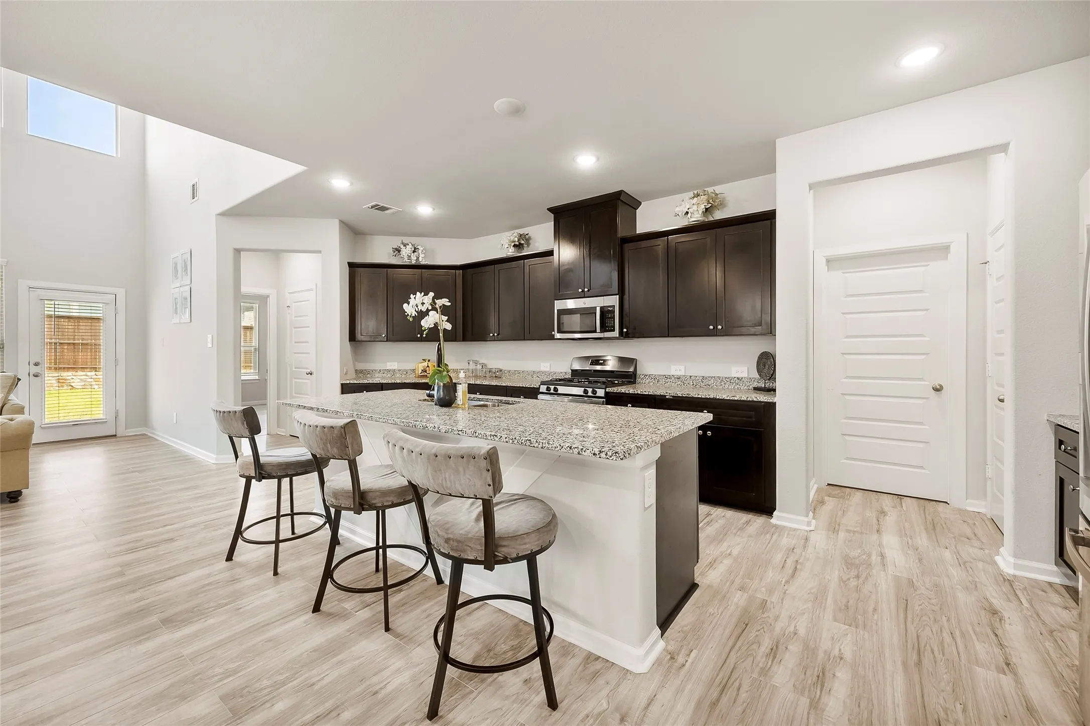 Single Family Residence For Sale in Rockwall County , 5036 Stream Turn Drive, Royse City, Texas 75189, 3 Bedroom, 3 Bathroom, 2 Garage spaces, 2,824 Sqft, built in 2022, mls#21277302, Real Estate Agent in Royse City, Homes For Sale in Rockwall county, Homes For Sale in Royse City, Realtor in Royse City Texas, Real Estate Brokerage Independent Realty Texas, Luminita Cordes Realtor