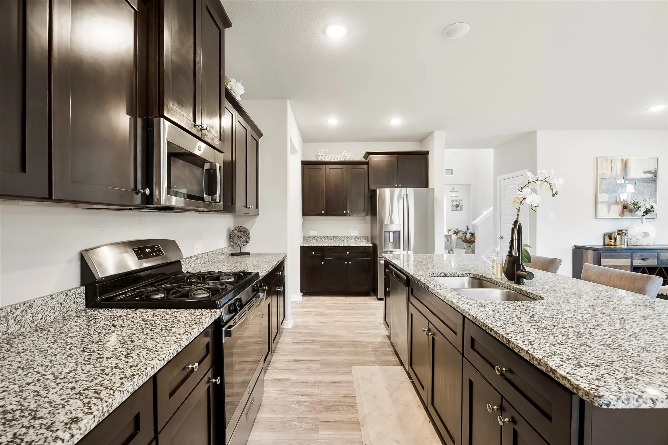 Single Family Residence For Sale in Rockwall County , 5036 Stream Turn Drive, Royse City, Texas 75189, 3 Bedroom, 3 Bathroom, 2 Garage spaces, 2,824 Sqft, built in 2022, mls#21277302, Real Estate Agent in Royse City, Homes For Sale in Rockwall county, Homes For Sale in Royse City, Realtor in Royse City Texas, Real Estate Brokerage Independent Realty Texas, Luminita Cordes Realtor