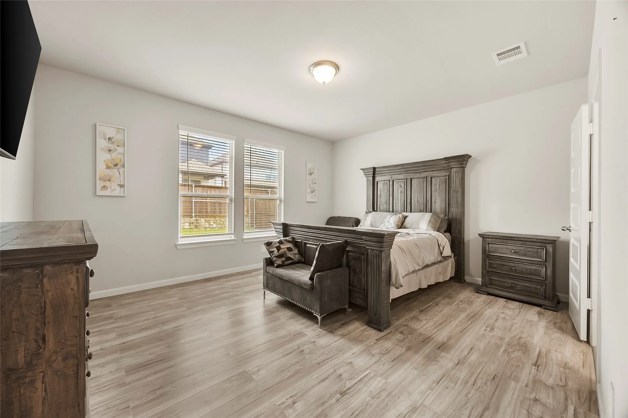 Single Family Residence For Sale in Rockwall County , 5036 Stream Turn Drive, Royse City, Texas 75189, 3 Bedroom, 3 Bathroom, 2 Garage spaces, 2,824 Sqft, built in 2022, mls#21277302, Real Estate Agent in Royse City, Homes For Sale in Rockwall county, Homes For Sale in Royse City, Realtor in Royse City Texas, Real Estate Brokerage Independent Realty Texas, Luminita Cordes Realtor