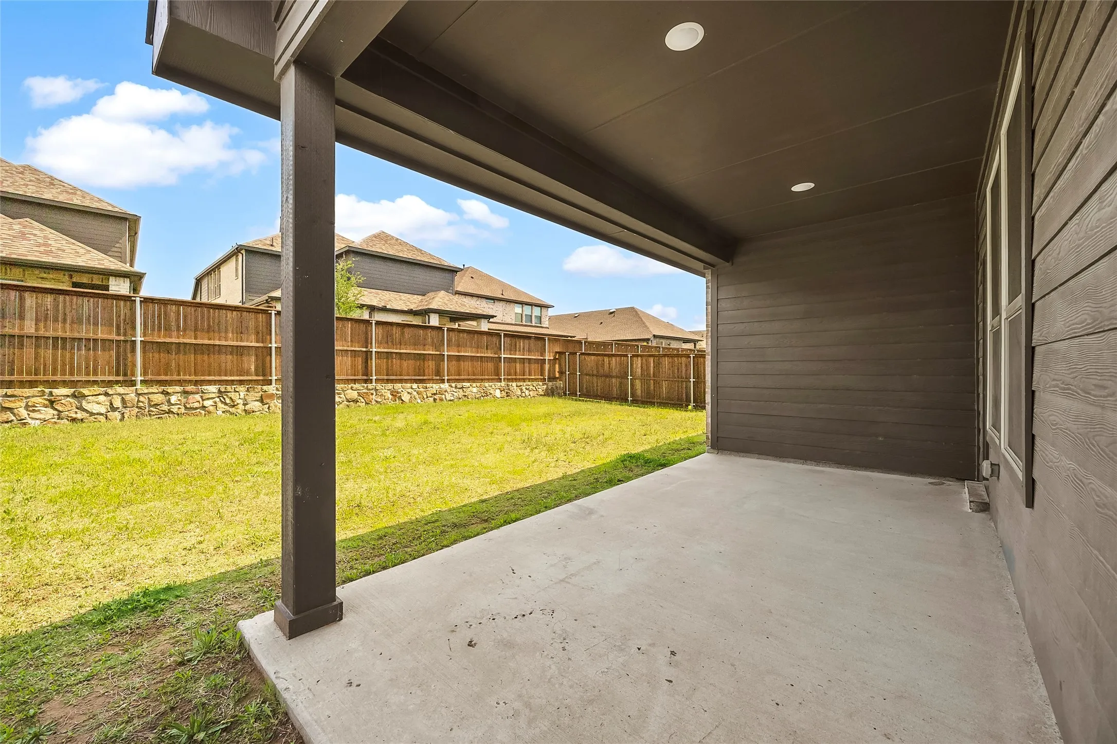 Single Family Residence For Sale in Rockwall County , 5036 Stream Turn Drive, Royse City, Texas 75189, 3 Bedroom, 3 Bathroom, 2 Garage spaces, 2,824 Sqft, built in 2022, mls#21277302, Real Estate Agent in Royse City, Homes For Sale in Rockwall county, Homes For Sale in Royse City, Realtor in Royse City Texas, Real Estate Brokerage Independent Realty Texas, Luminita Cordes Realtor
