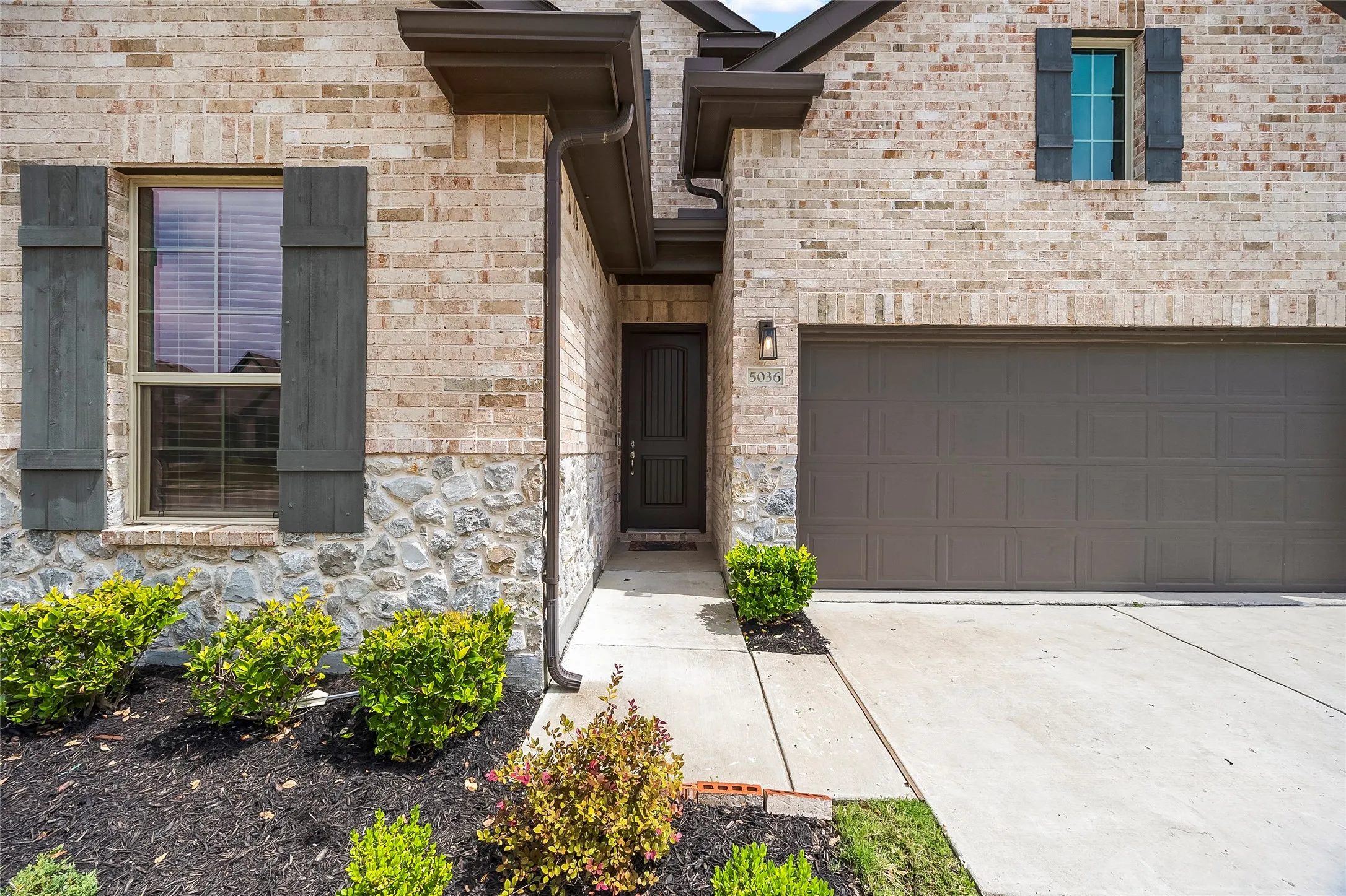 Single Family Residence For Sale in Rockwall County , 5036 Stream Turn Drive, Royse City, Texas 75189, 3 Bedroom, 3 Bathroom, 2 Garage spaces, 2,824 Sqft, built in 2022, mls#21277302, Real Estate Agent in Royse City, Homes For Sale in Rockwall county, Homes For Sale in Royse City, Realtor in Royse City Texas, Real Estate Brokerage Independent Realty Texas, Luminita Cordes Realtor