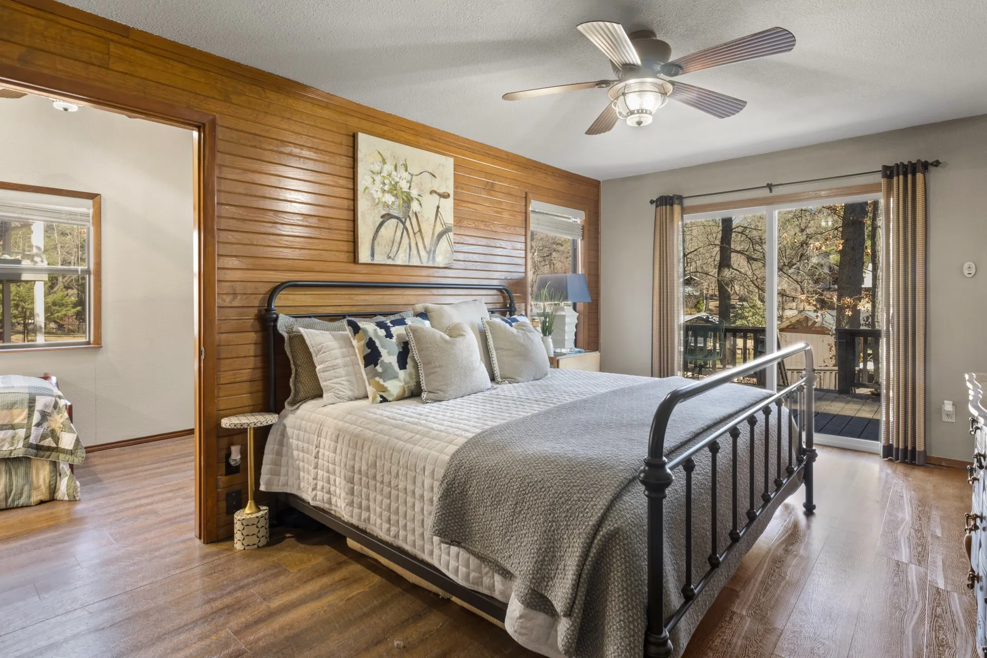 Single Family Residence For Sale in Franklin (TX) County , 203 King Laurence, Scroggins, Texas 75480, 3 Bedrooms, 2 Bathrooms, 2 Garage spaces, 1,481 Sqft, built in 1985, Price $799,000, mls#21278355, Real Estate Agent in Scroggins, Homes For Sale in Franklin (TX) county, Homes For Sale in Scroggins, Realtor in Scroggins Texas, Real Estate Brokerage Independent Realty Texas, Luminita Cordes Realtor