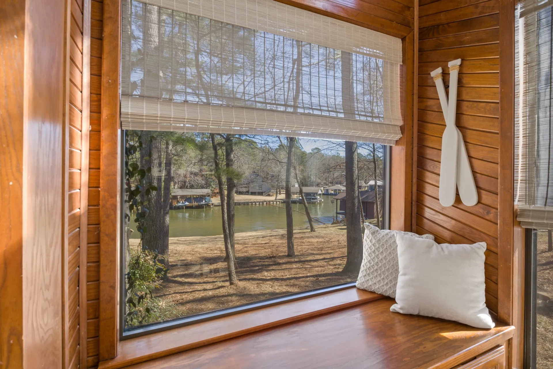 Single Family Residence For Sale in Franklin (TX) County , 203 King Laurence, Scroggins, Texas 75480, 3 Bedrooms, 2 Bathrooms, 2 Garage spaces, 1,481 Sqft, built in 1985, Price $799,000, mls#21278355, Real Estate Agent in Scroggins, Homes For Sale in Franklin (TX) county, Homes For Sale in Scroggins, Realtor in Scroggins Texas, Real Estate Brokerage Independent Realty Texas, Luminita Cordes Realtor
